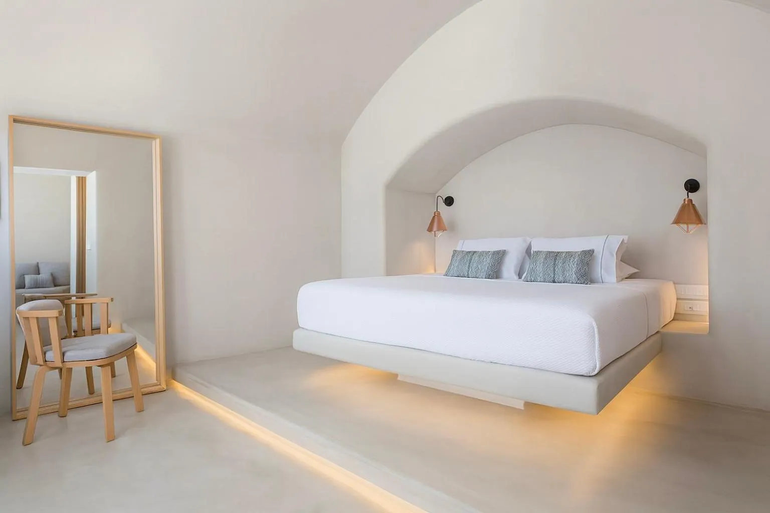 Bed in Chic Hotel Santorini