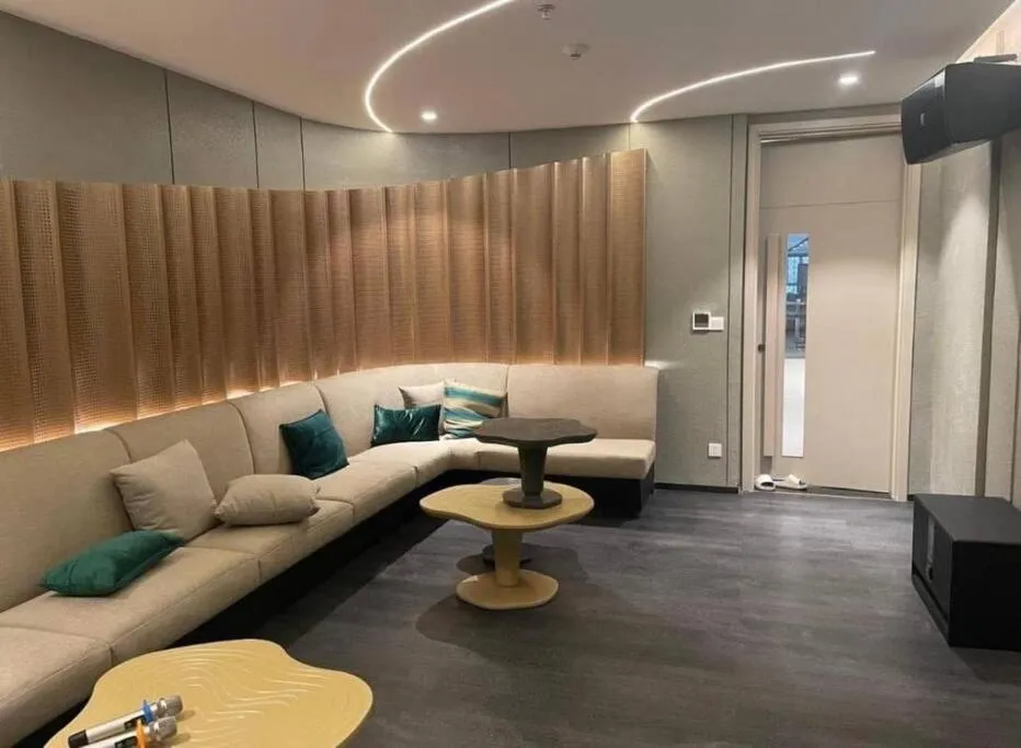 The Song, Luxury apartment