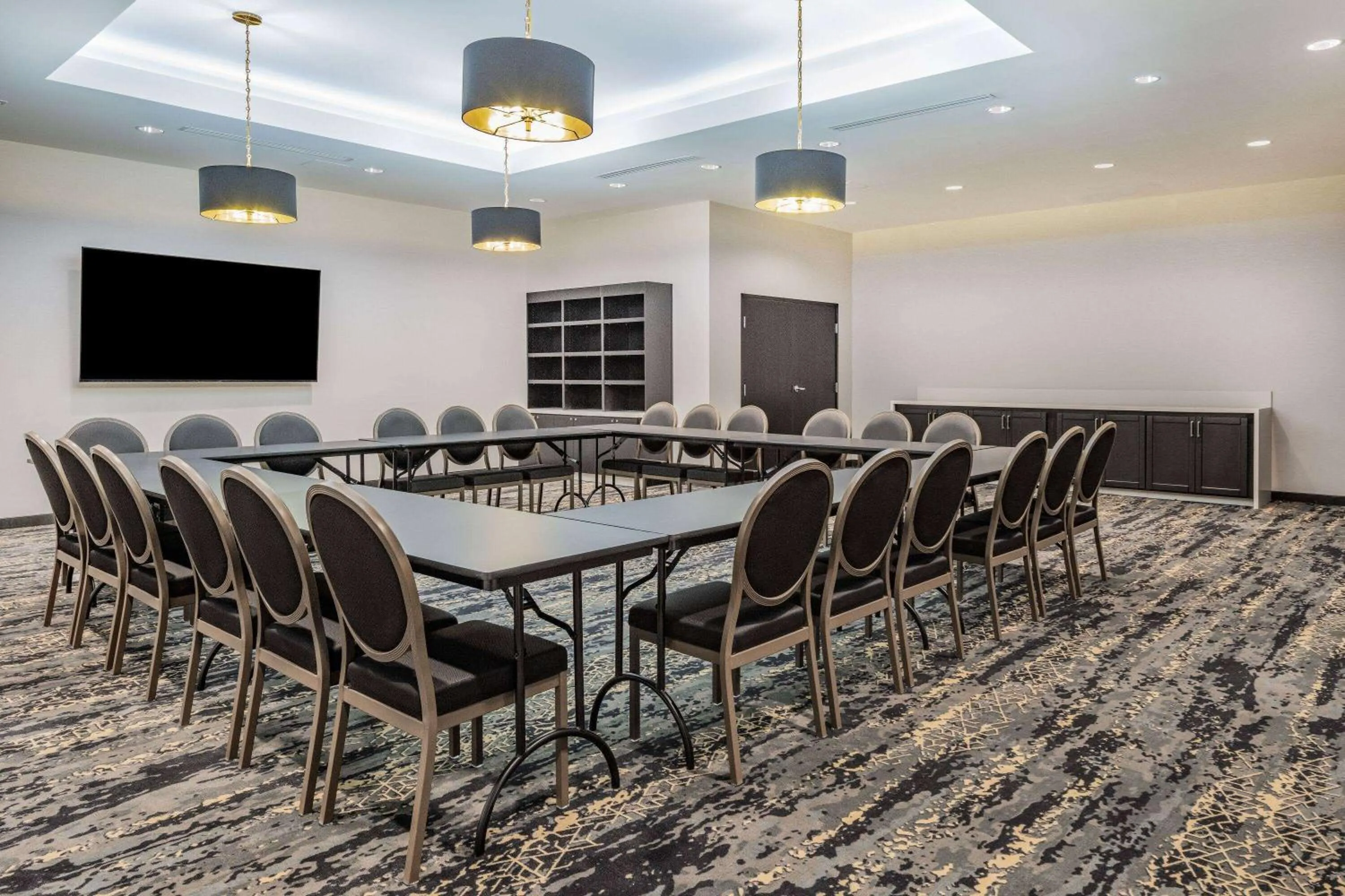 Meeting/conference room in La Quinta Inn & Suites by Wyndham Yucaipa