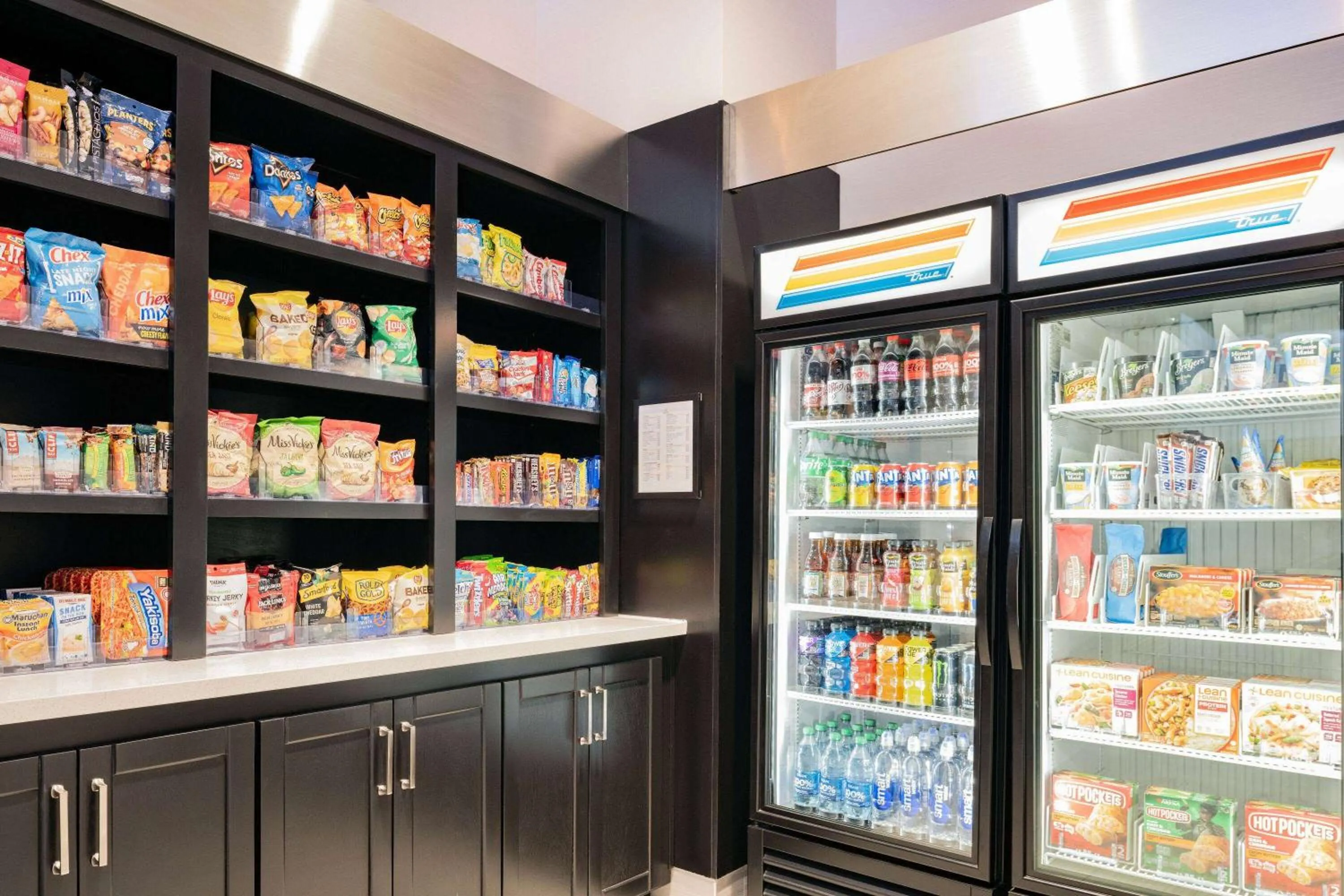 Food and drinks in La Quinta Inn & Suites by Wyndham Yucaipa