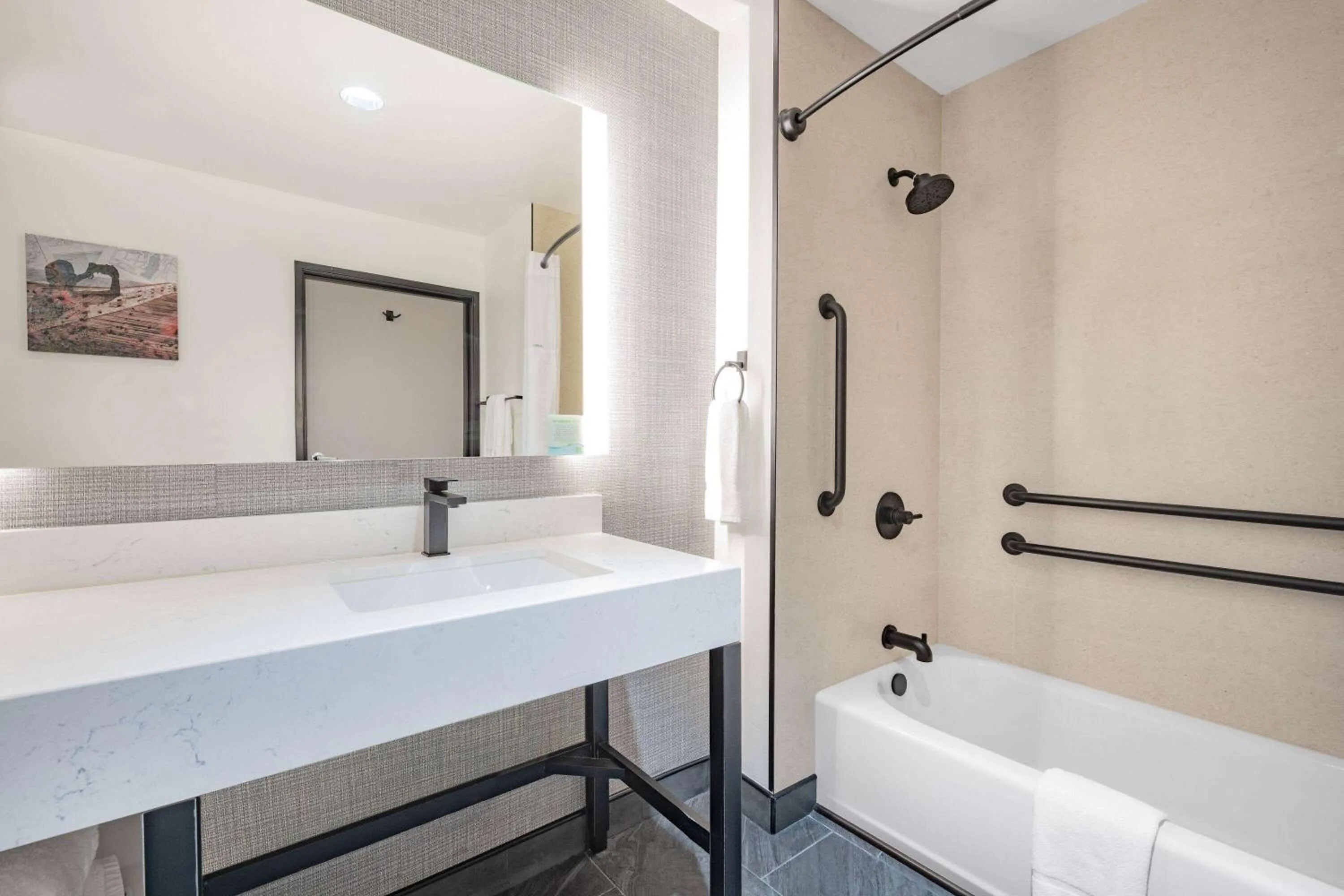 Bathroom in La Quinta Inn & Suites by Wyndham Yucaipa