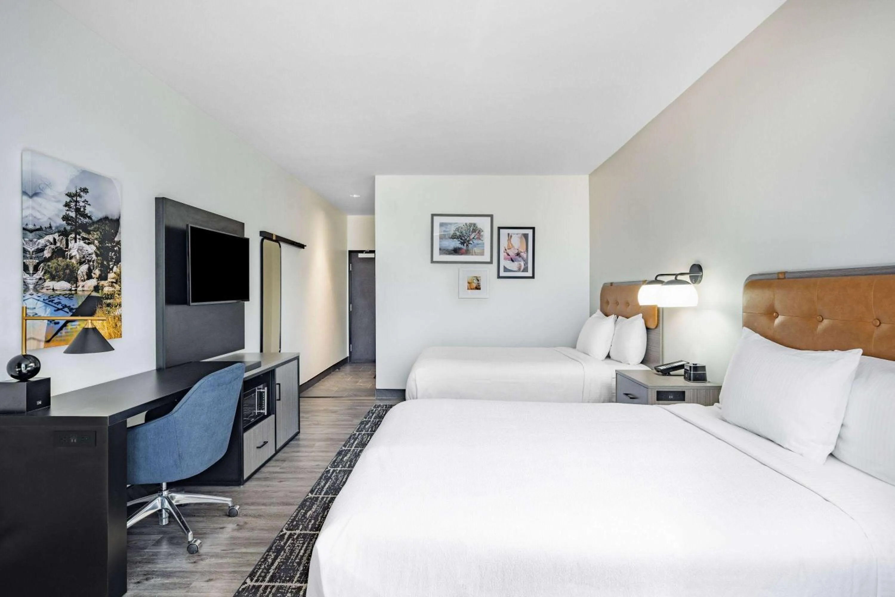 Photo of the whole room, Bed in La Quinta Inn & Suites by Wyndham Yucaipa