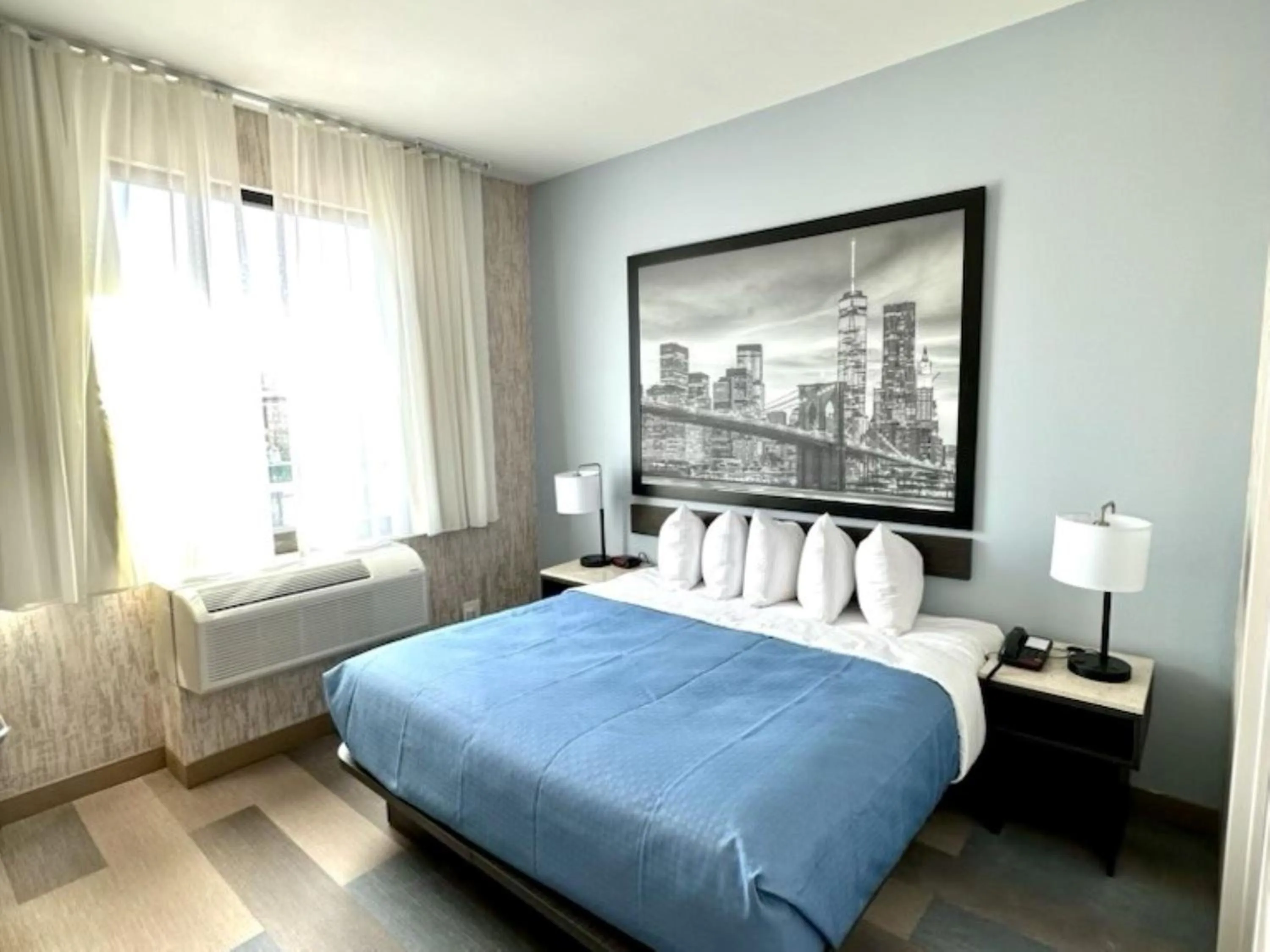 Bedroom in Super 8 by Wyndham Brooklyn Pennsylvania Ave