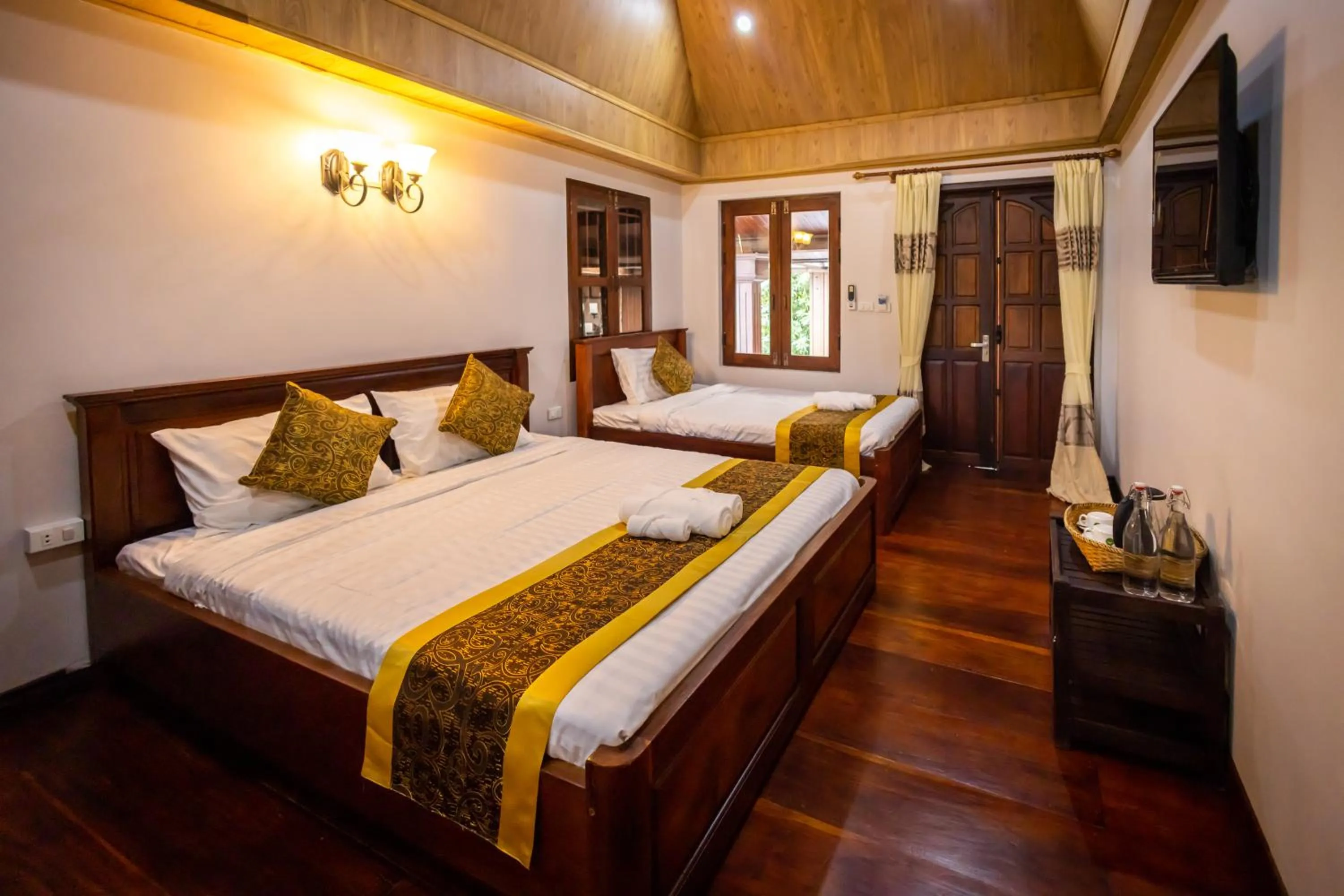 Photo of the whole room, Bed in Villa Mira Heritage