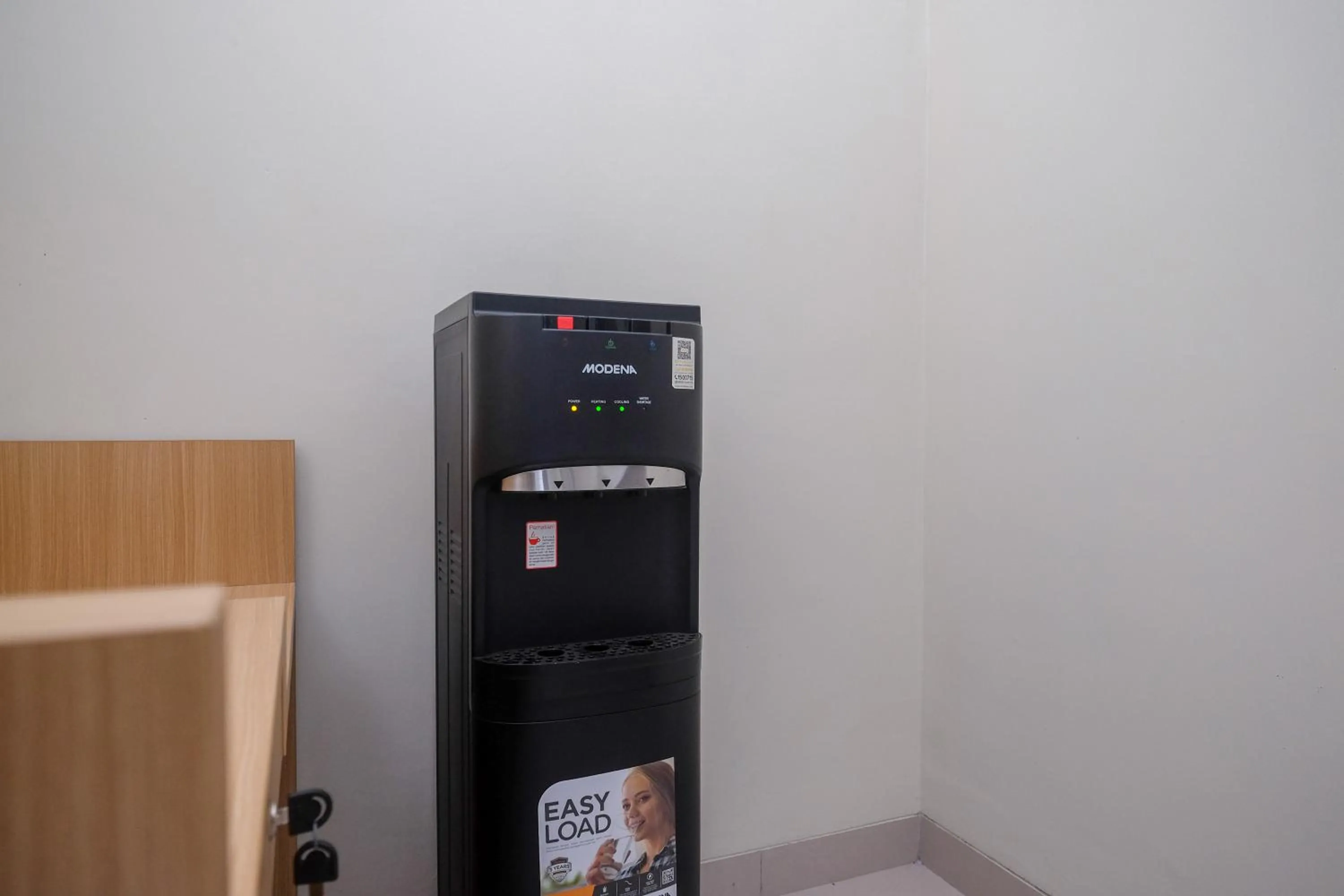 Drinks in RedDoorz Plus near UMS Solo 2