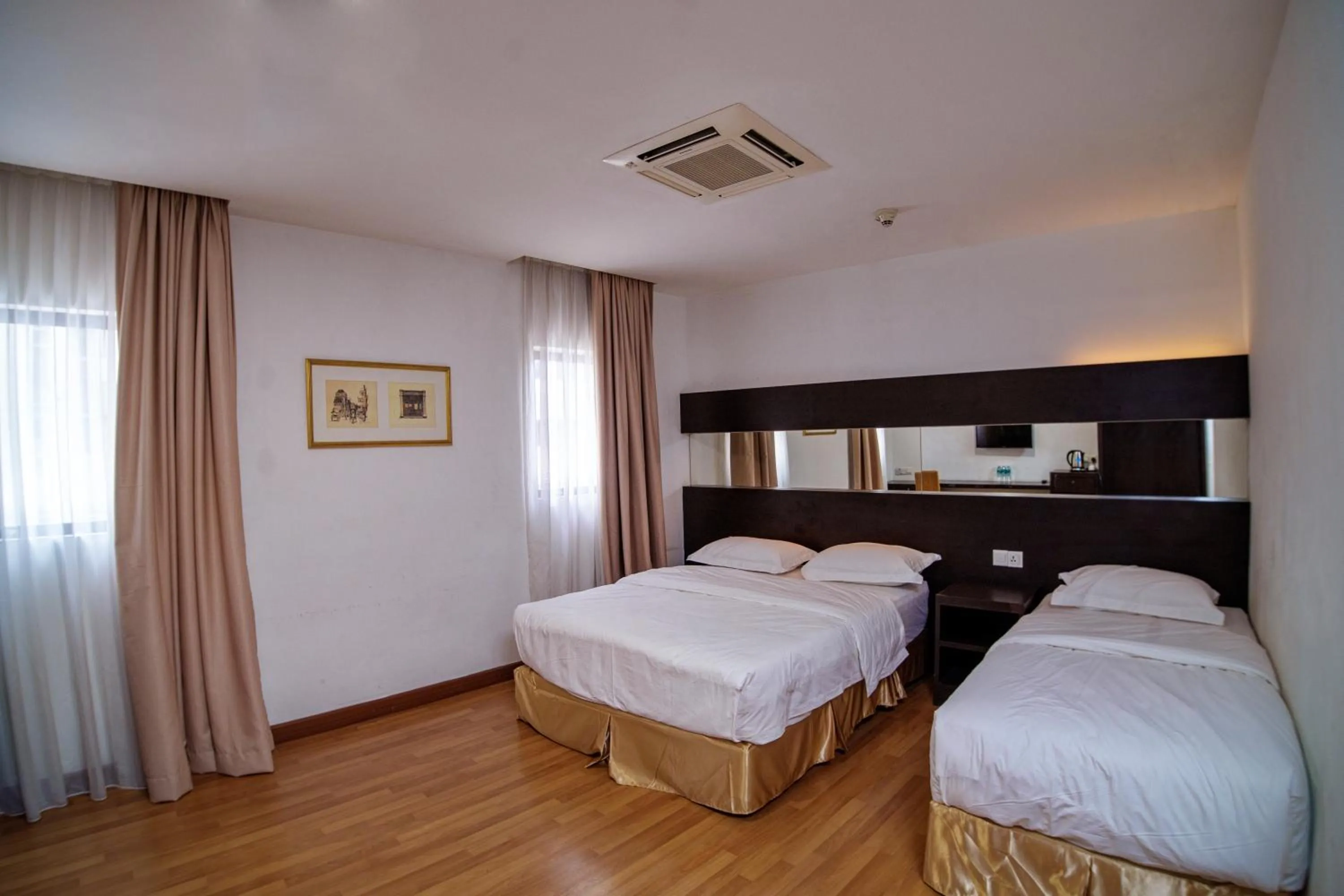 Bed in Uptown Chinatown