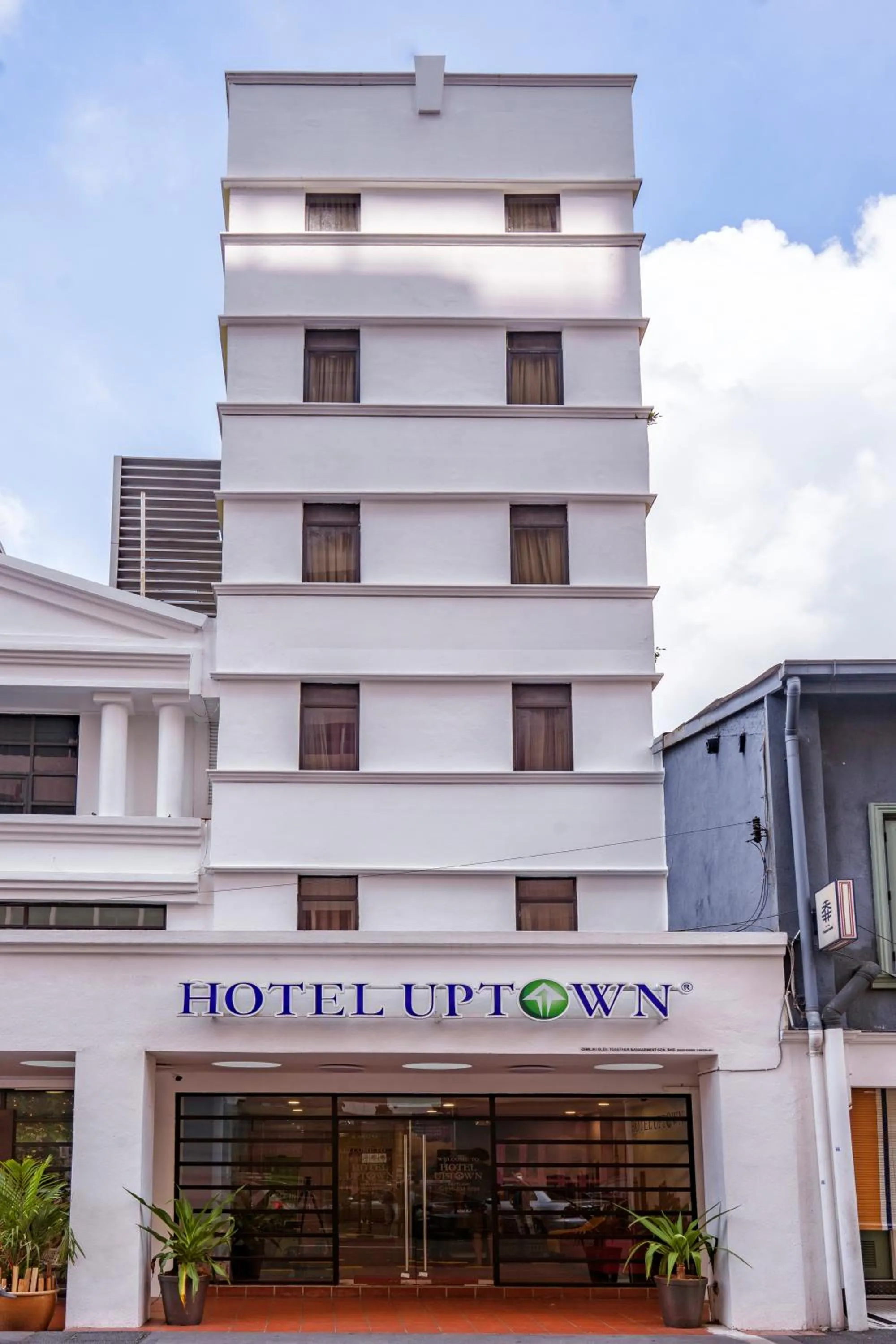 Property building in Uptown Chinatown