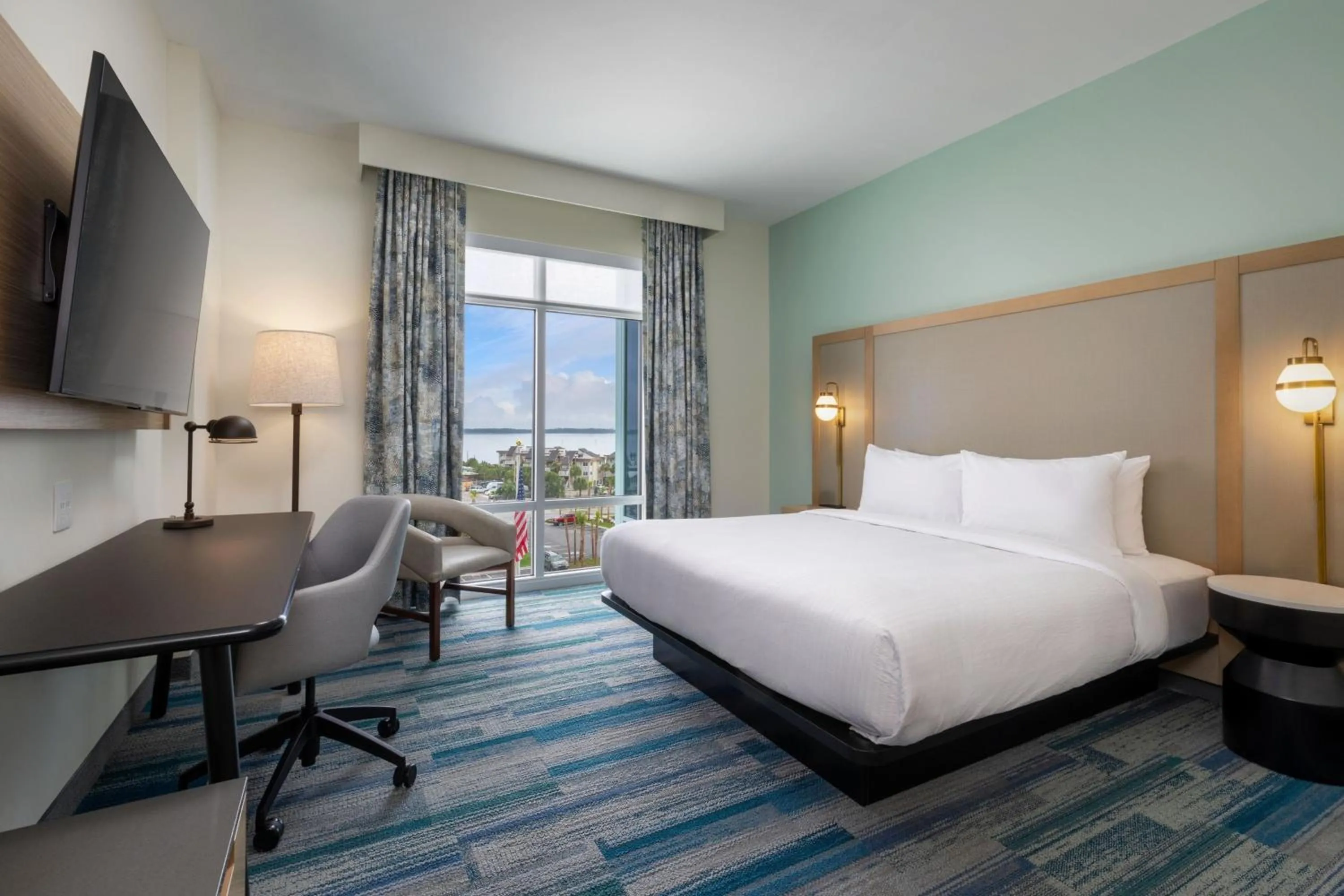Photo of the whole room, Bed in Fairfield by Marriott Inn & Suites Pensacola Beach