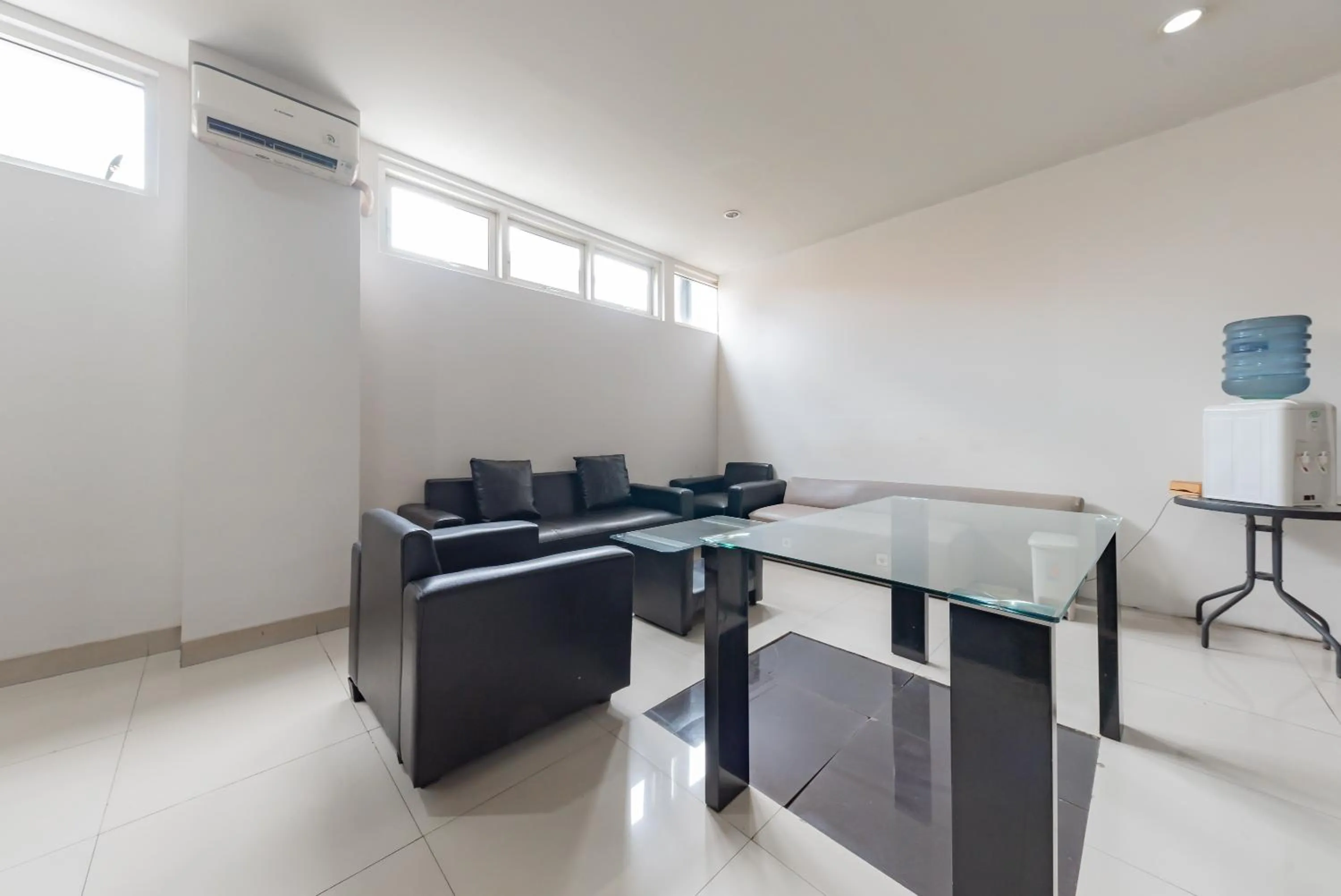 Living room in RedDoorz @ Pelajar Pejuang 3