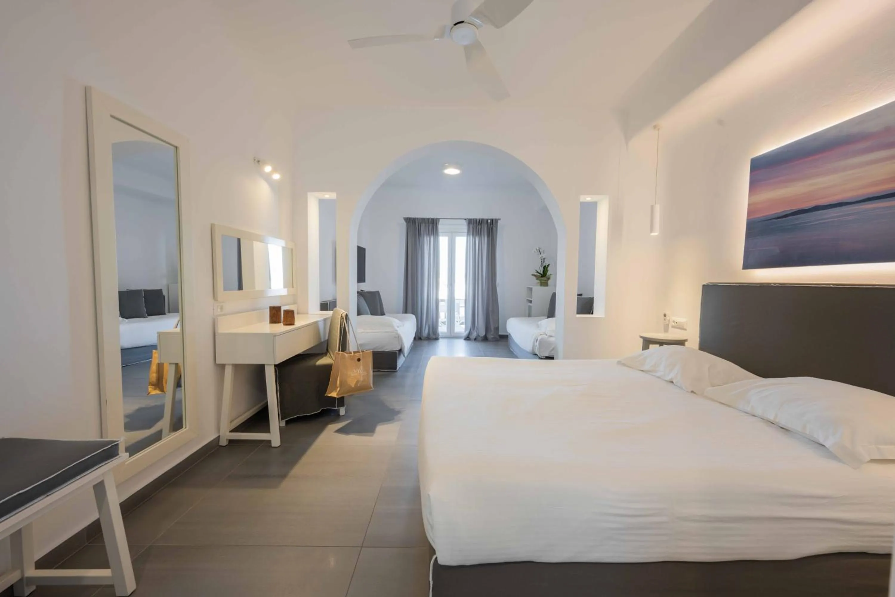 Photo of the whole room, Bed in Argo Hotel