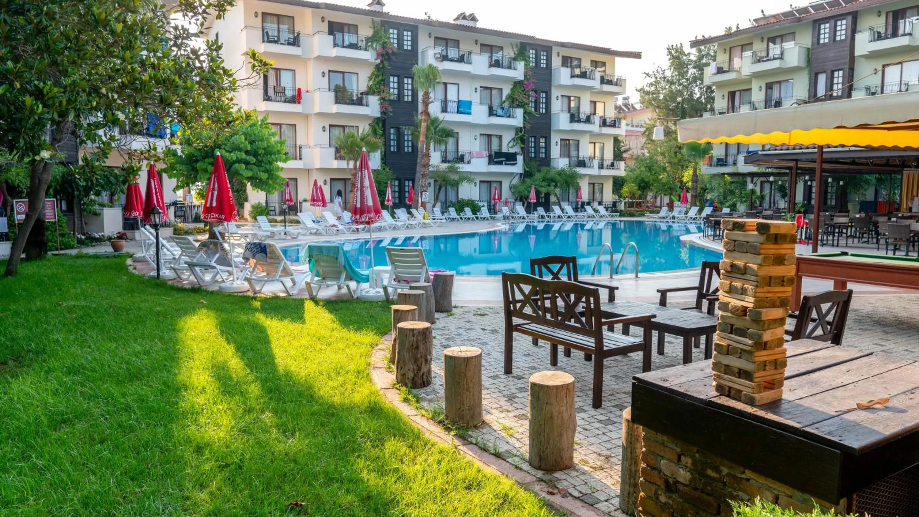 Garden in LEMAS SUITE HOTEL