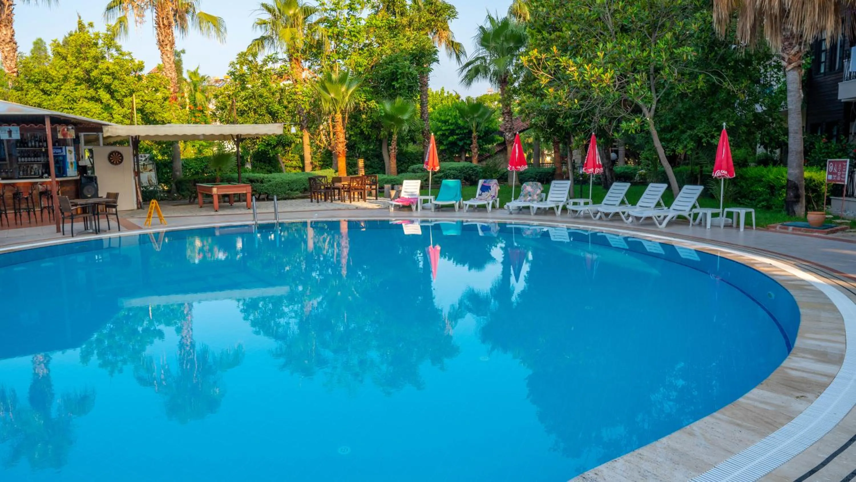 Day in LEMAS SUITE HOTEL