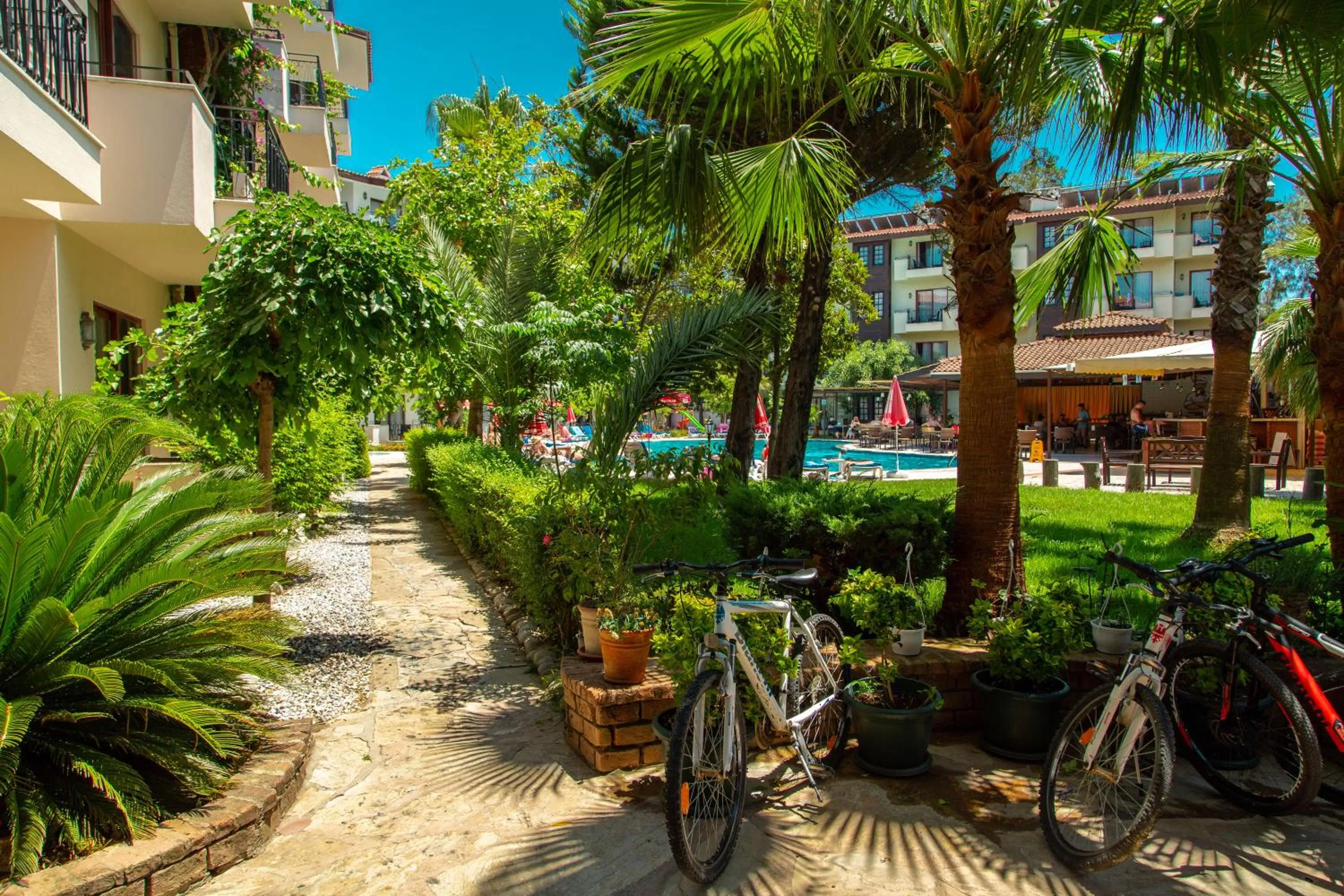 Day in LEMAS SUITE HOTEL