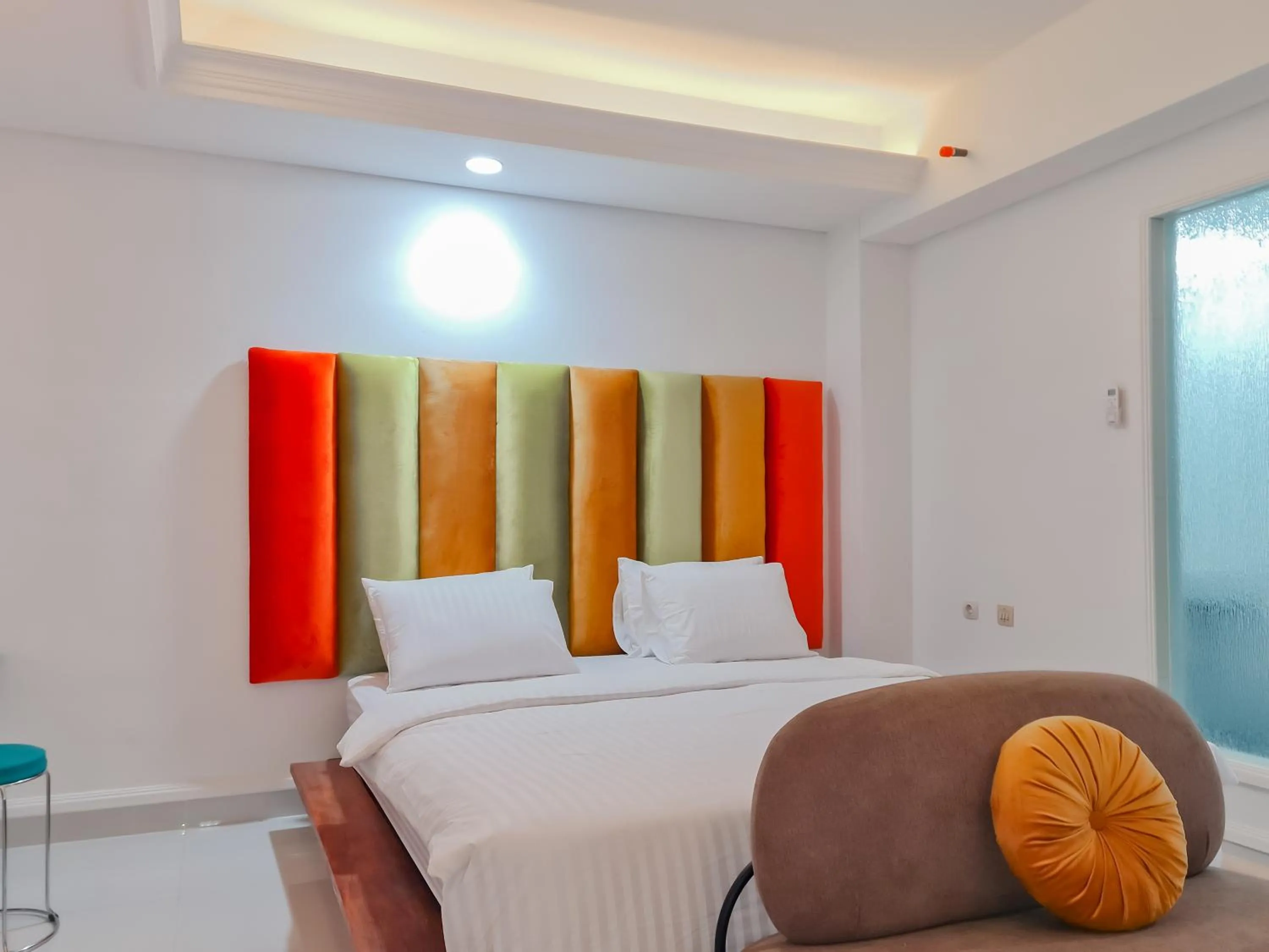 Bedroom, Bed in Sans Hotel Grand Sabaraya Cikampek