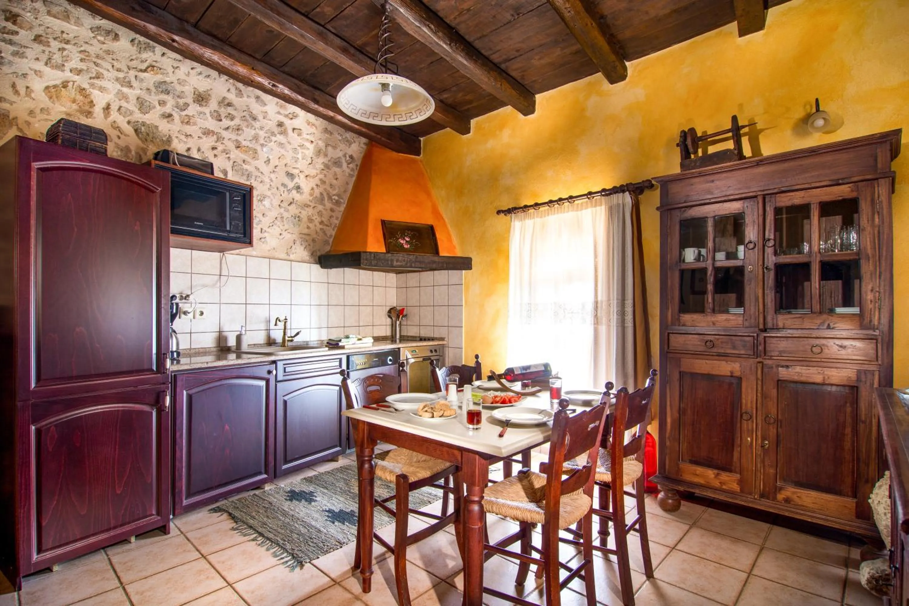 Kitchen or kitchenette in Samonas Traditional Villas