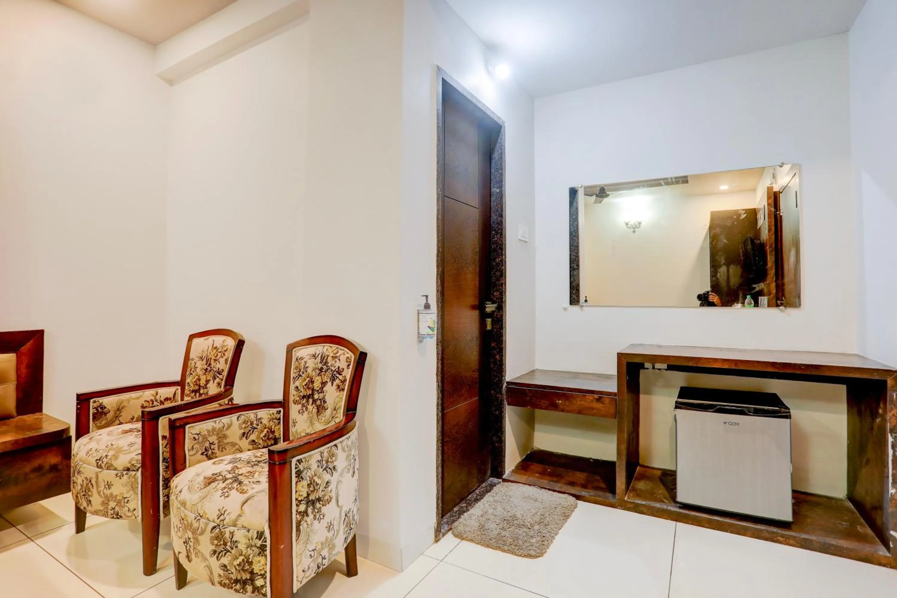 Seating area in The Byke Business Hotel - Signature Planet Vijay Nagar