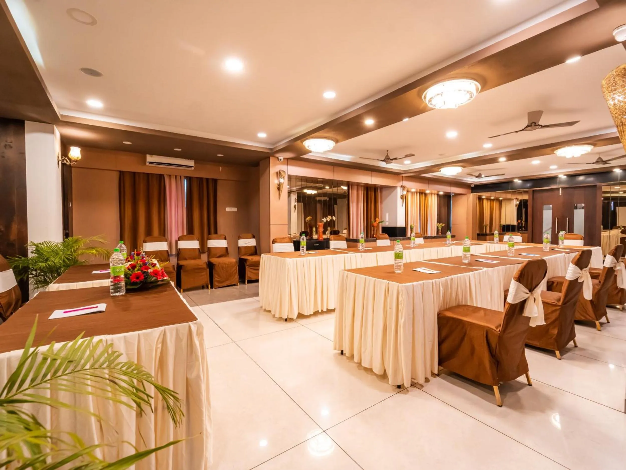 Banquet/Function facilities in The Byke Business Hotel - Signature Planet Vijay Nagar