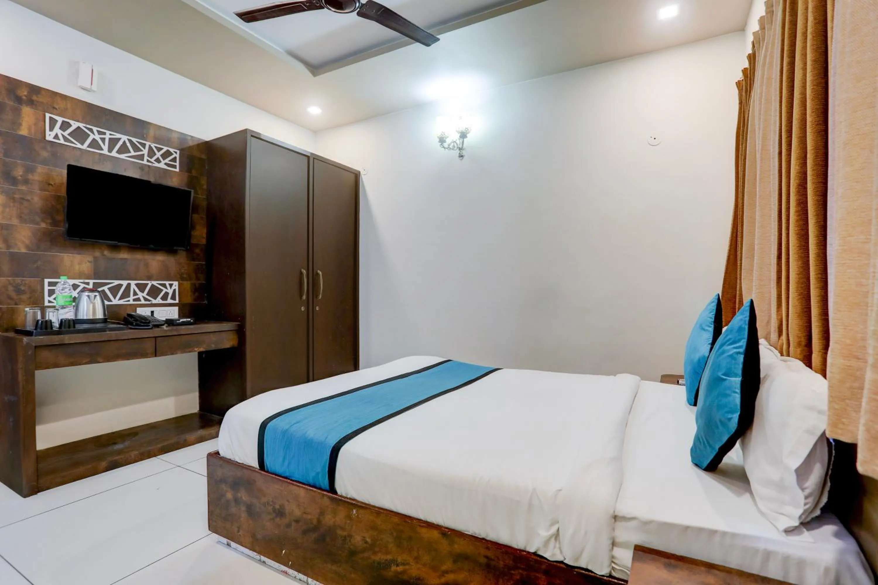room service, Bed in The Byke Business Hotel - Signature Planet Vijay Nagar