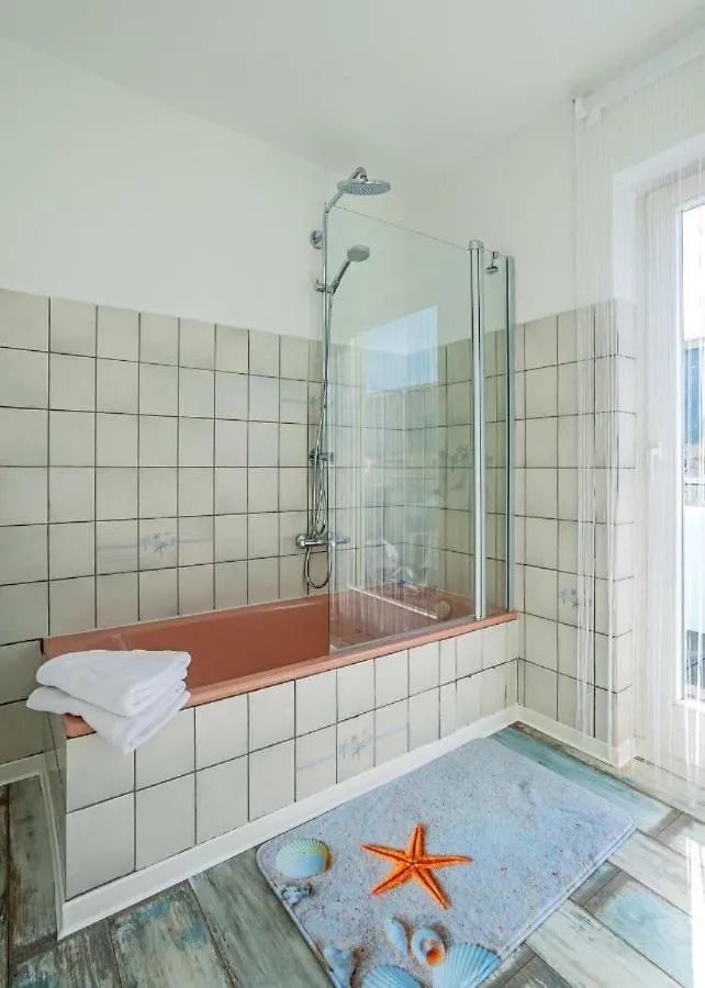 Shower in Park Hotel