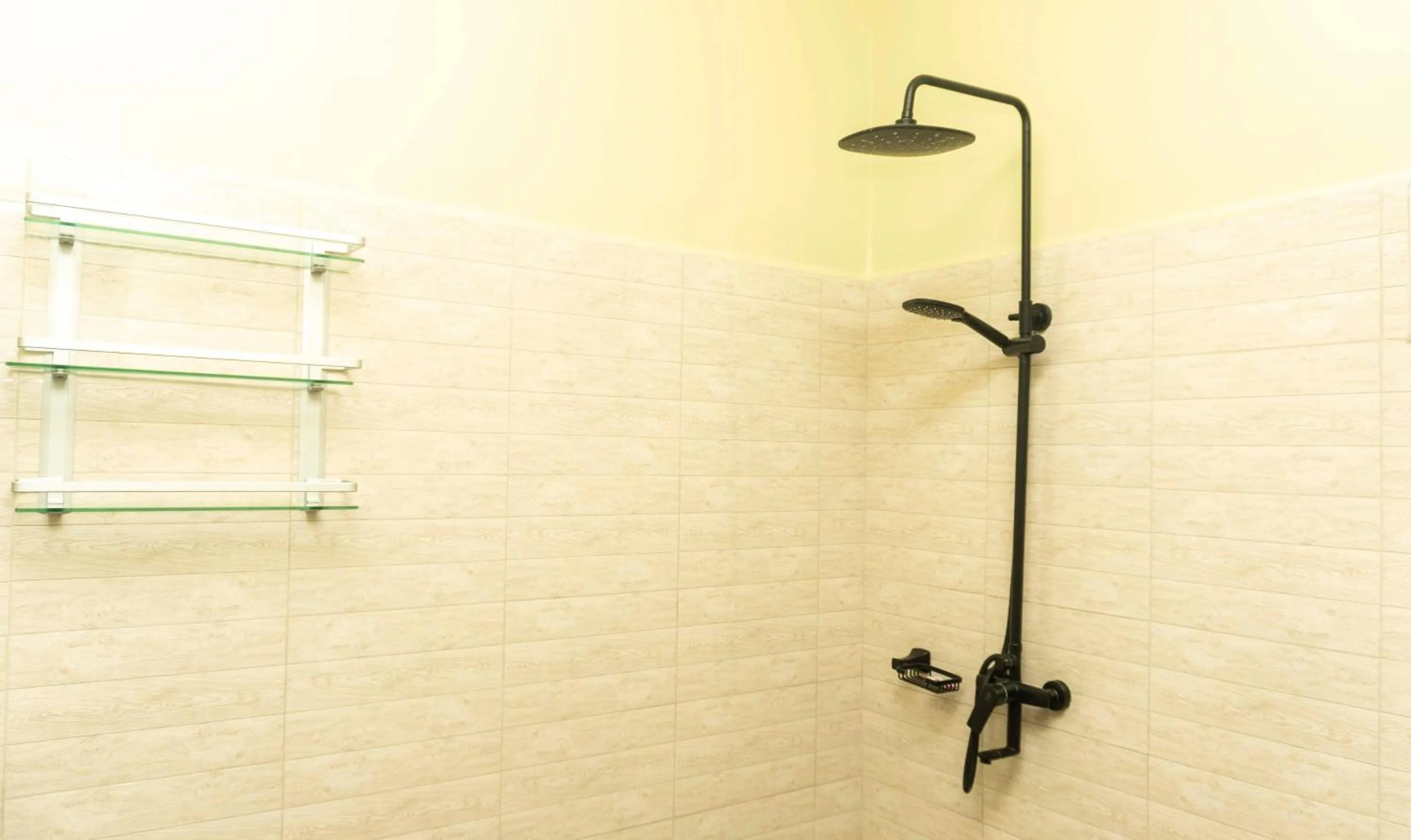 Shower in Kiteme Comfort Lodge