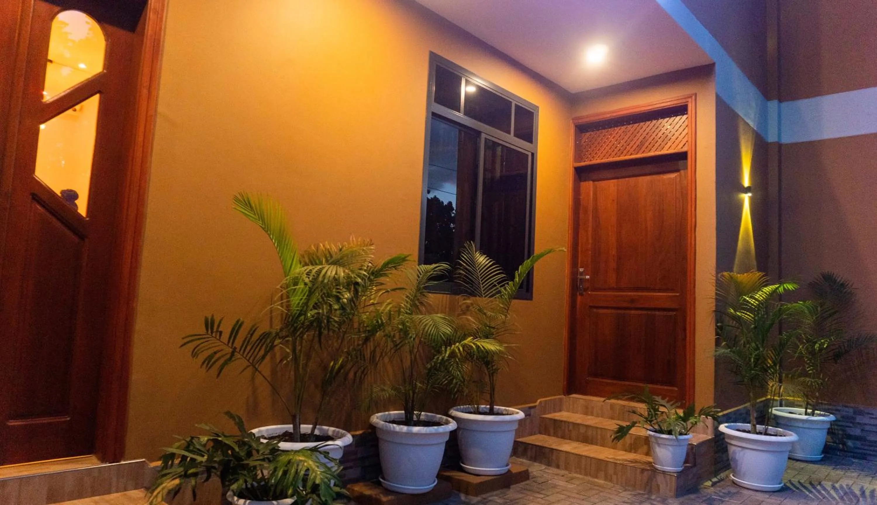 Night in Kiteme Comfort Lodge