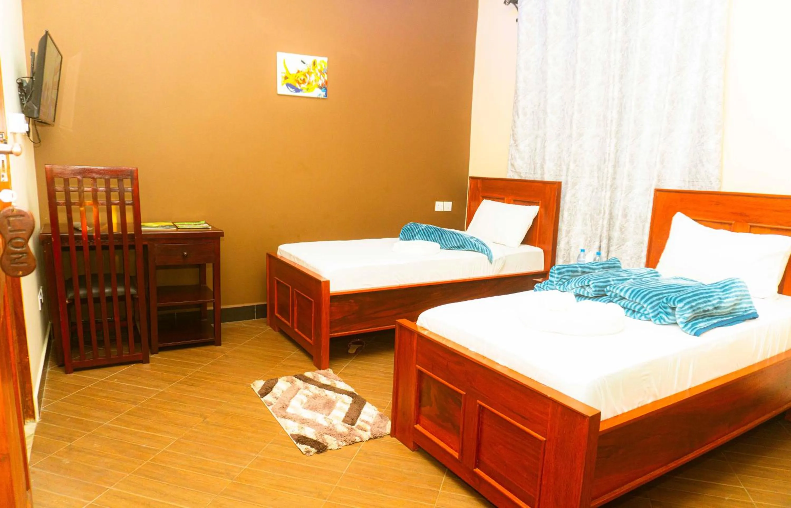 TV and multimedia in Kiteme Comfort Lodge