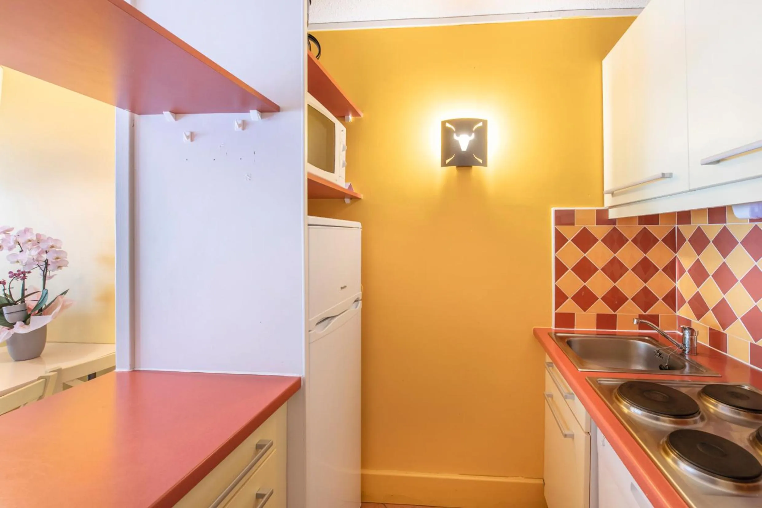 kitchen in SOWELL Family Grau du Roi