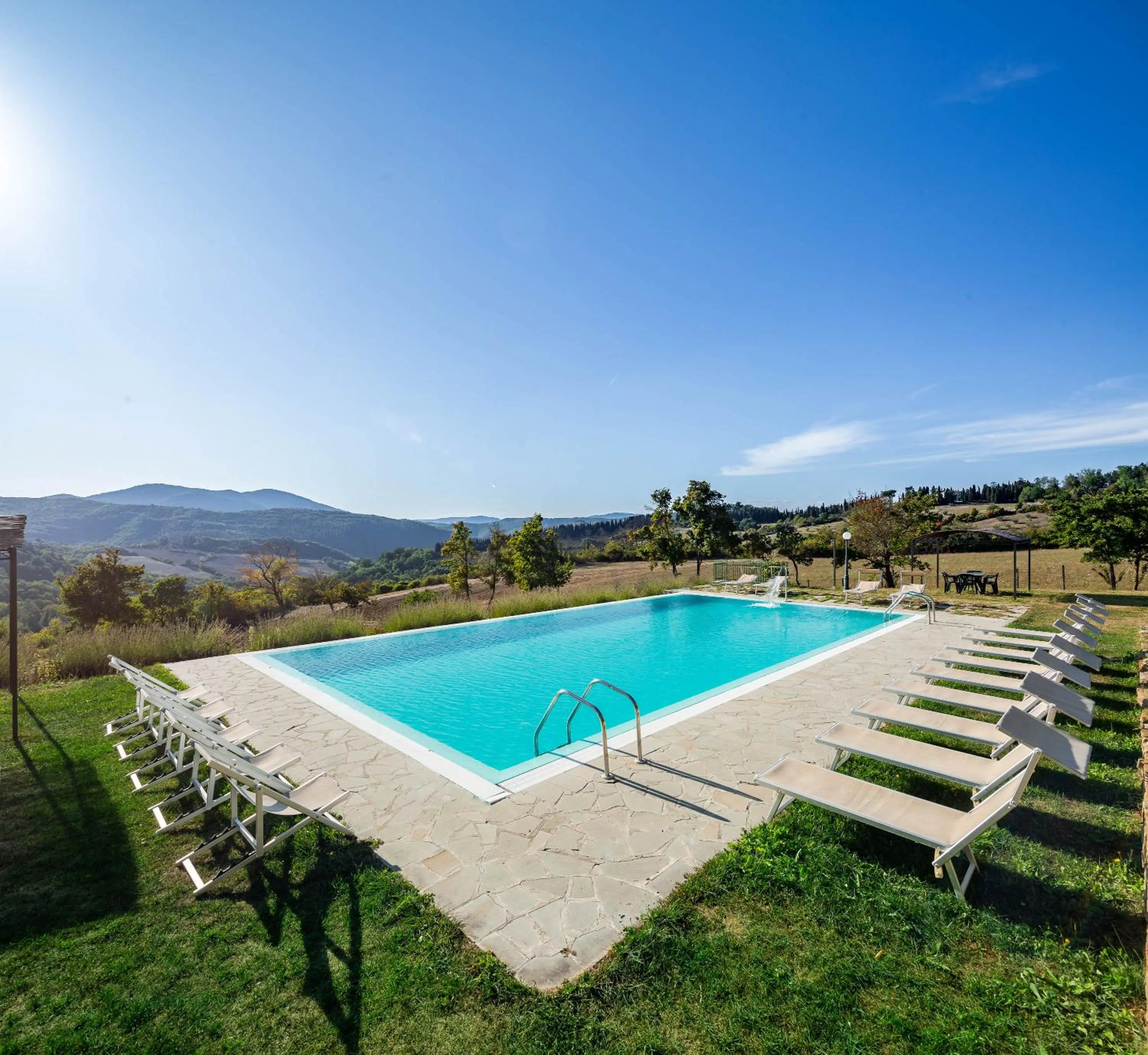 Pool view in Residenza le Colline del Paradiso