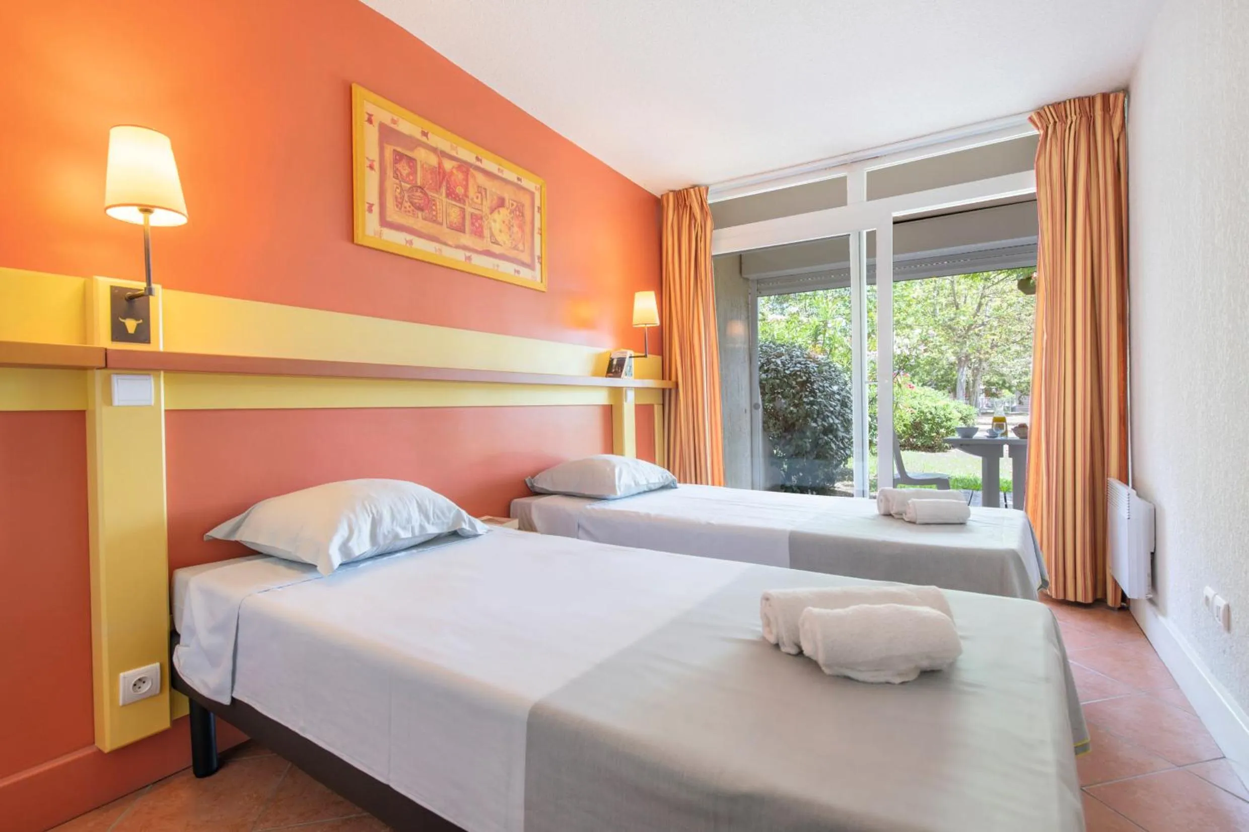 Bedroom, Bed in SOWELL RESIDENCES Les Sablons