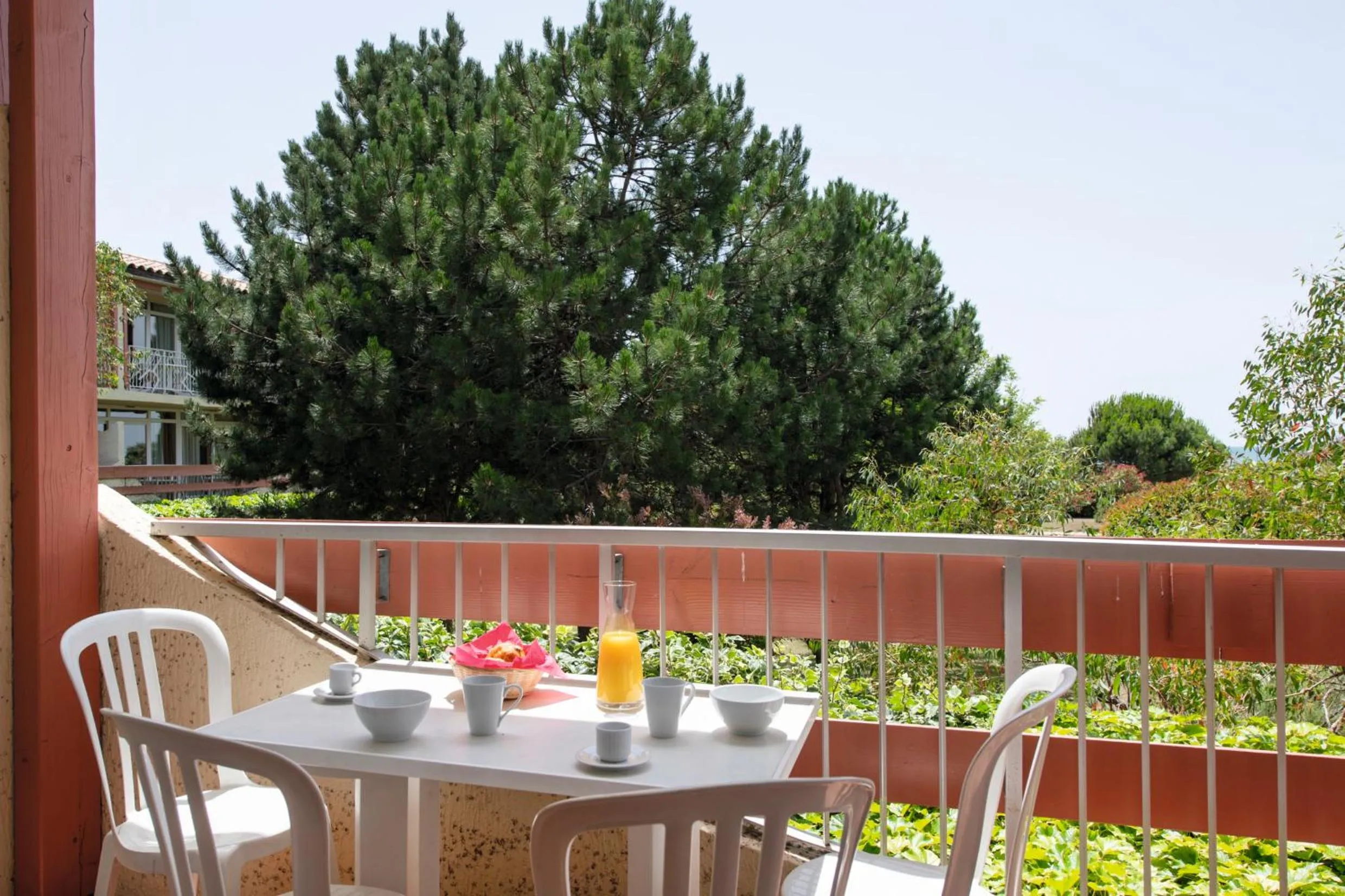 Patio in SOWELL RESIDENCES Les Sablons