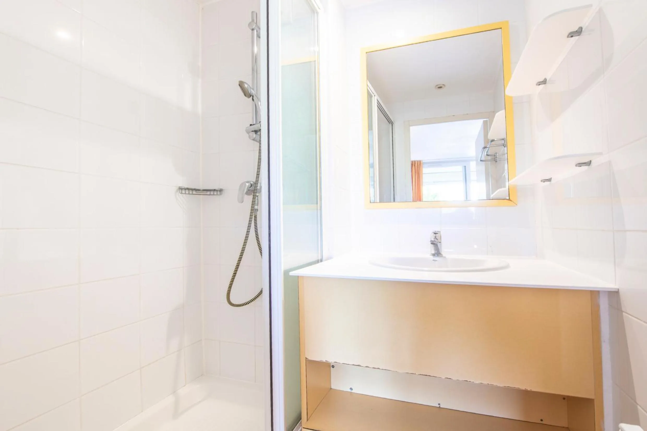 Bathroom in SOWELL RESIDENCES Les Sablons