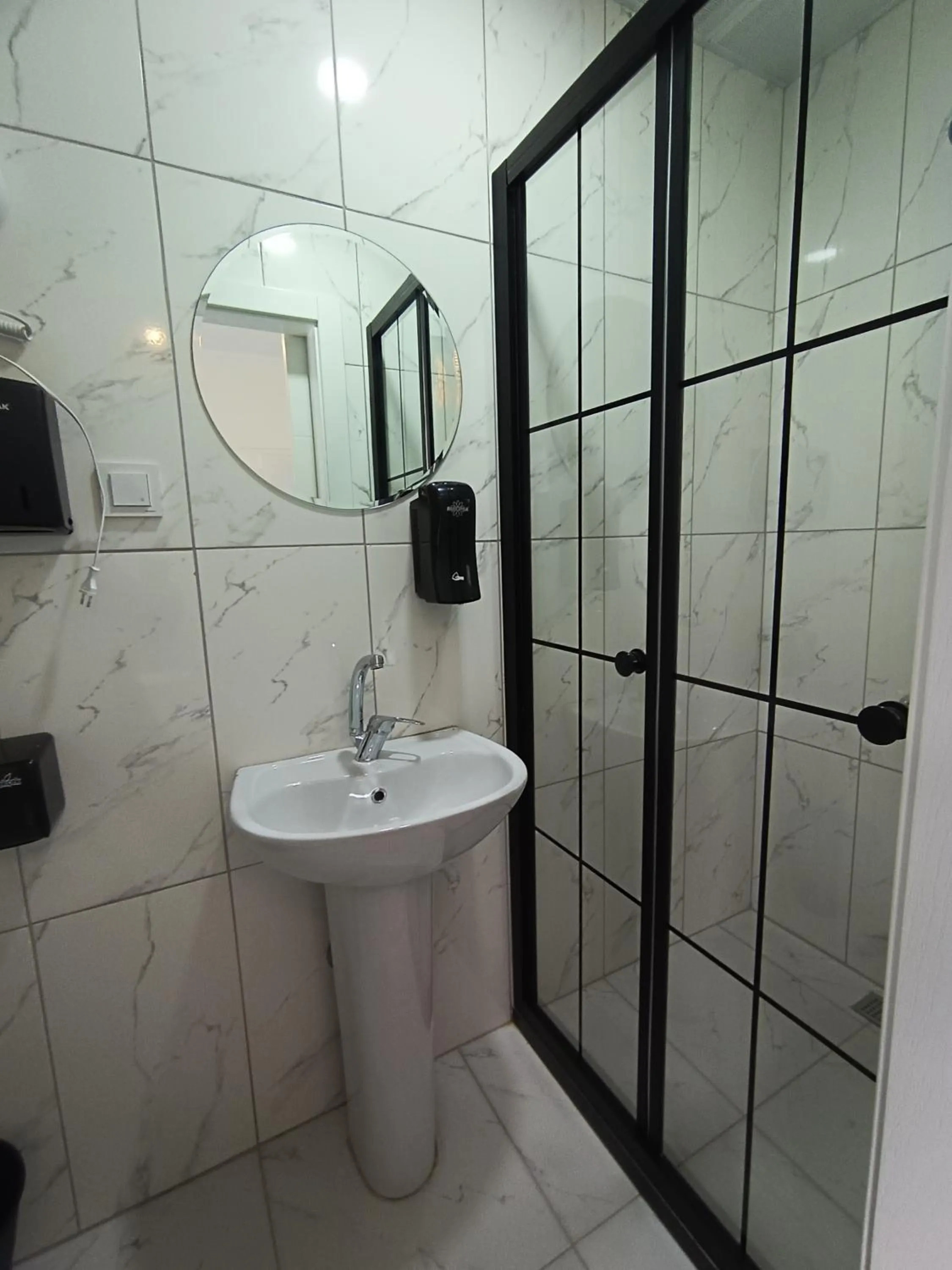 Bathroom in Deeps Hostel Ankara 2