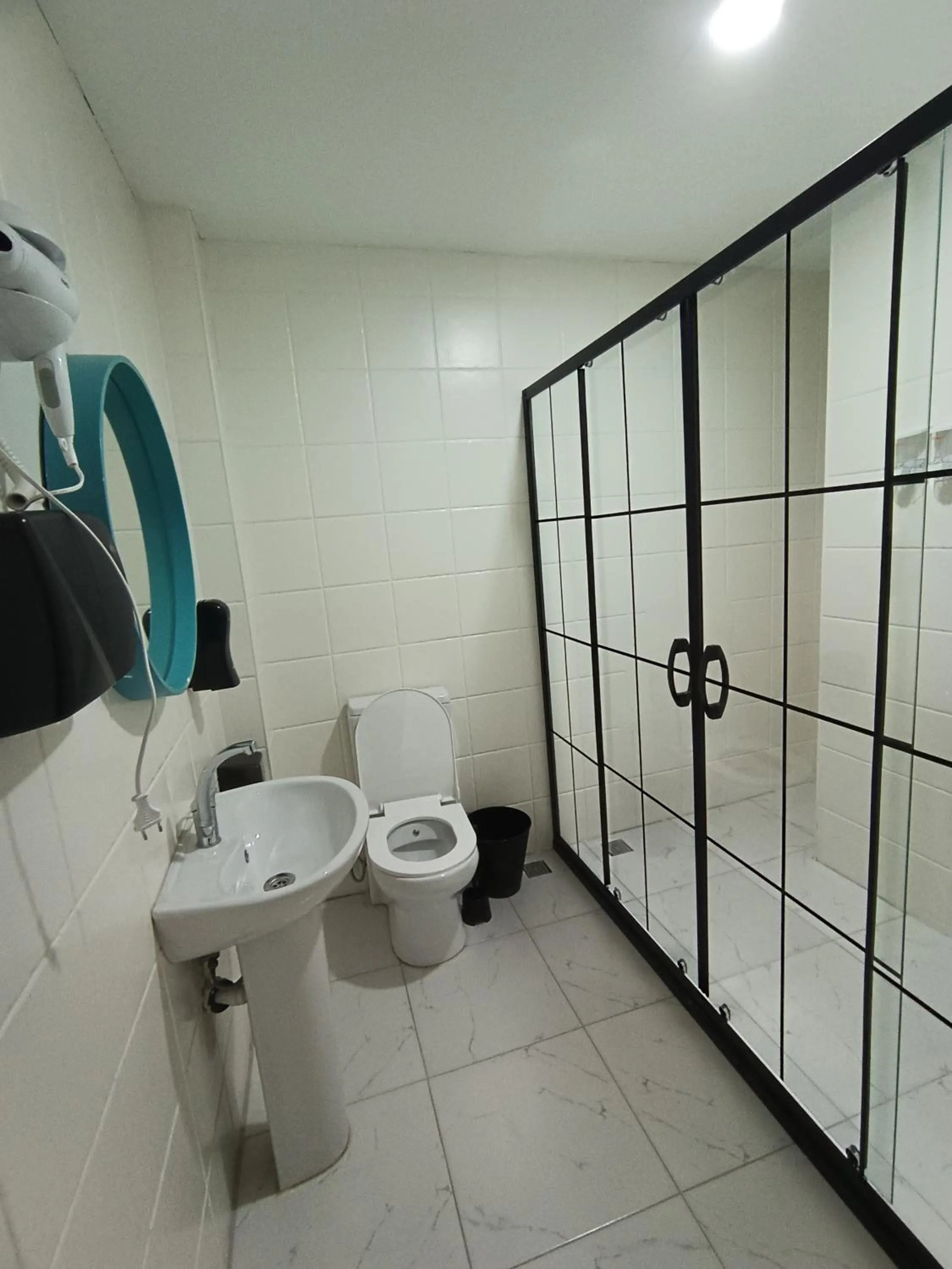 Bathroom in Deeps Hostel Ankara 2