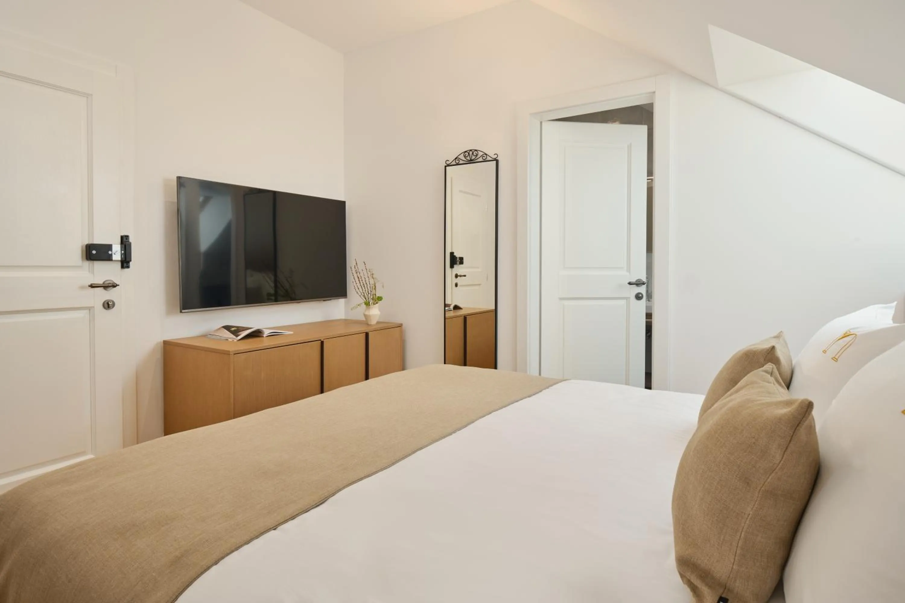 Bedroom, Bed in Palace Natali