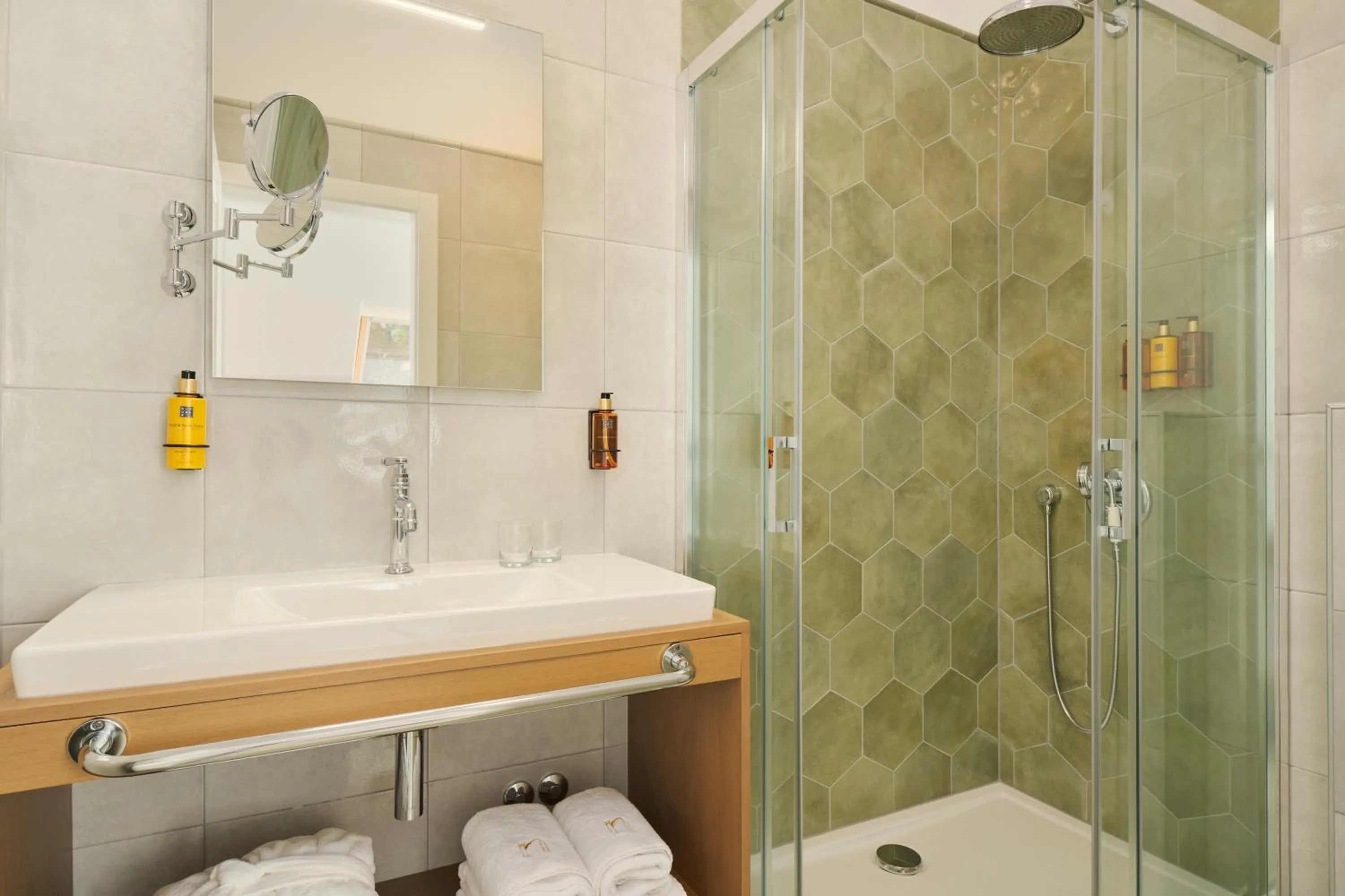 Bathroom in Palace Natali