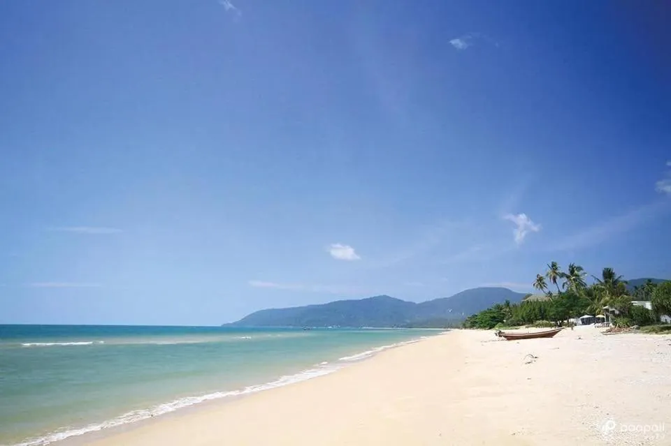 Beach in Thungwua laen resort