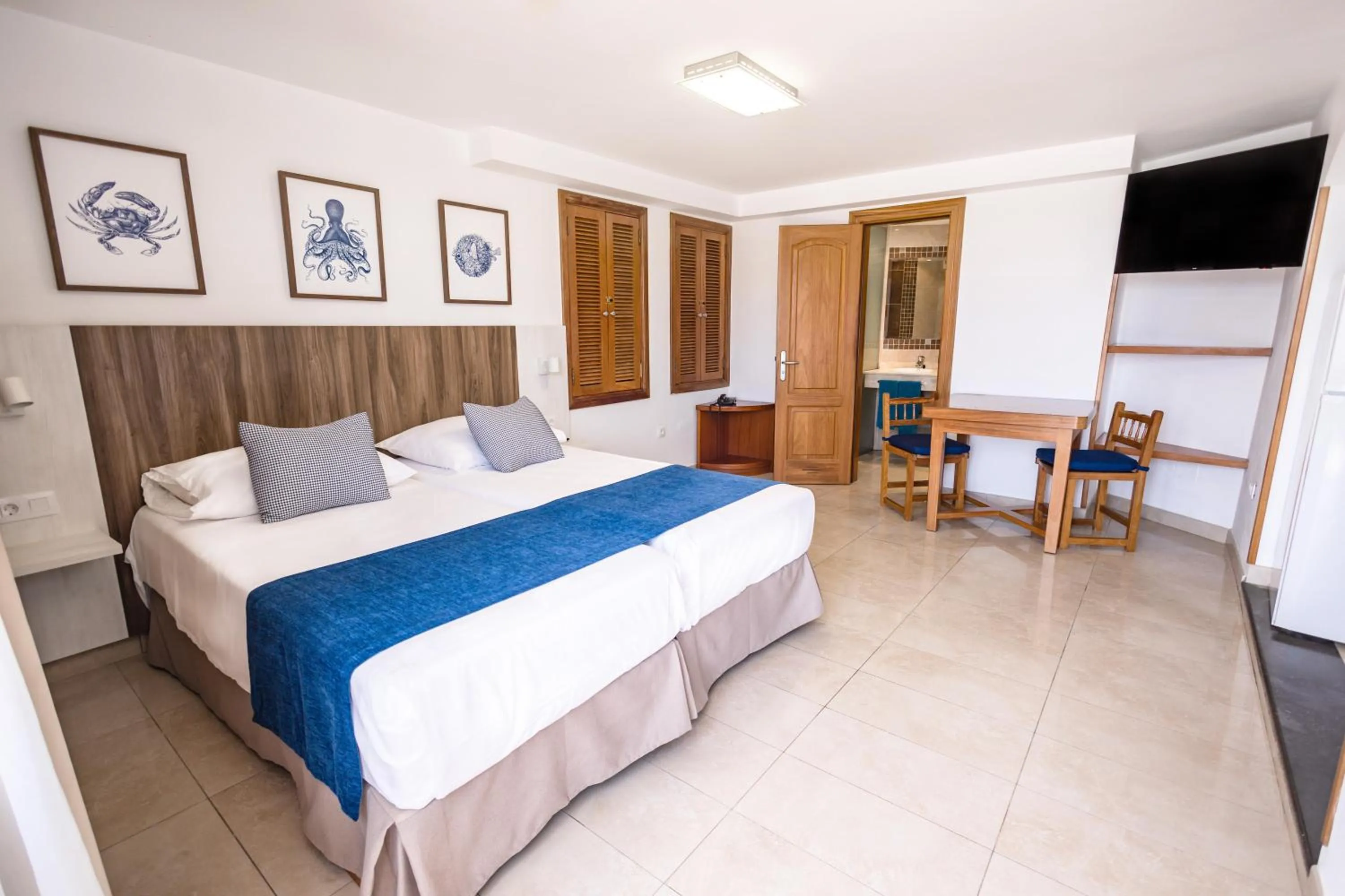 Photo of the whole room, Bed in Servatur JB - Adults Only