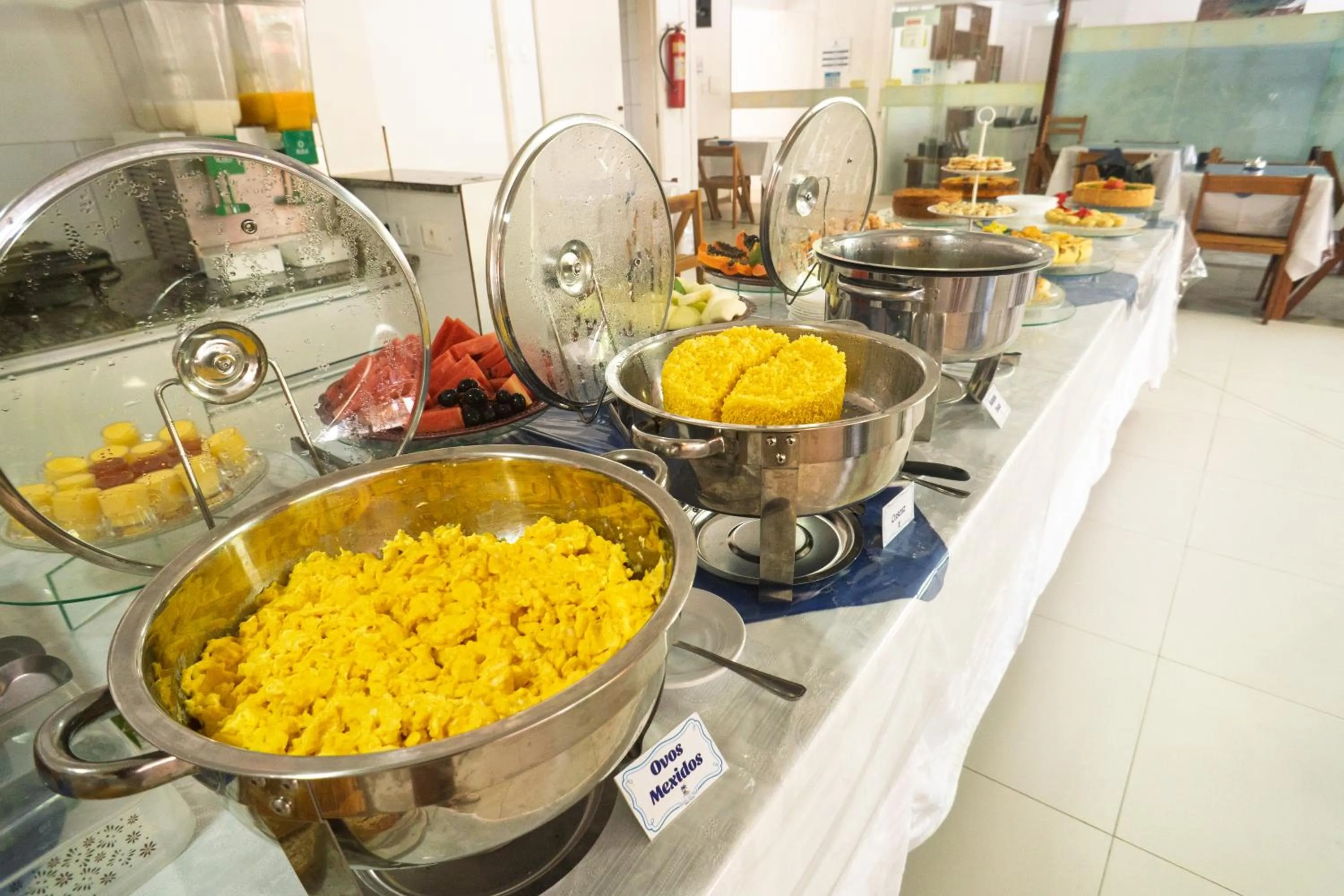 Buffet breakfast in Brisa do Mar Praia Hotel
