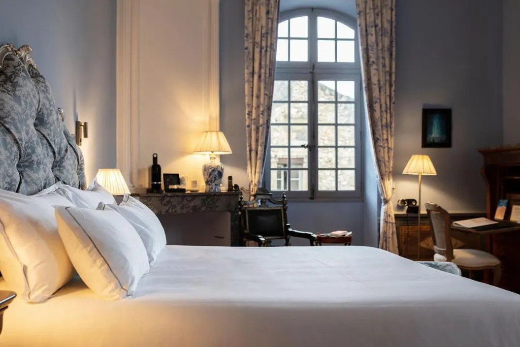 Photo of the whole room, Bed in Château de Collias - Maison de Vacances