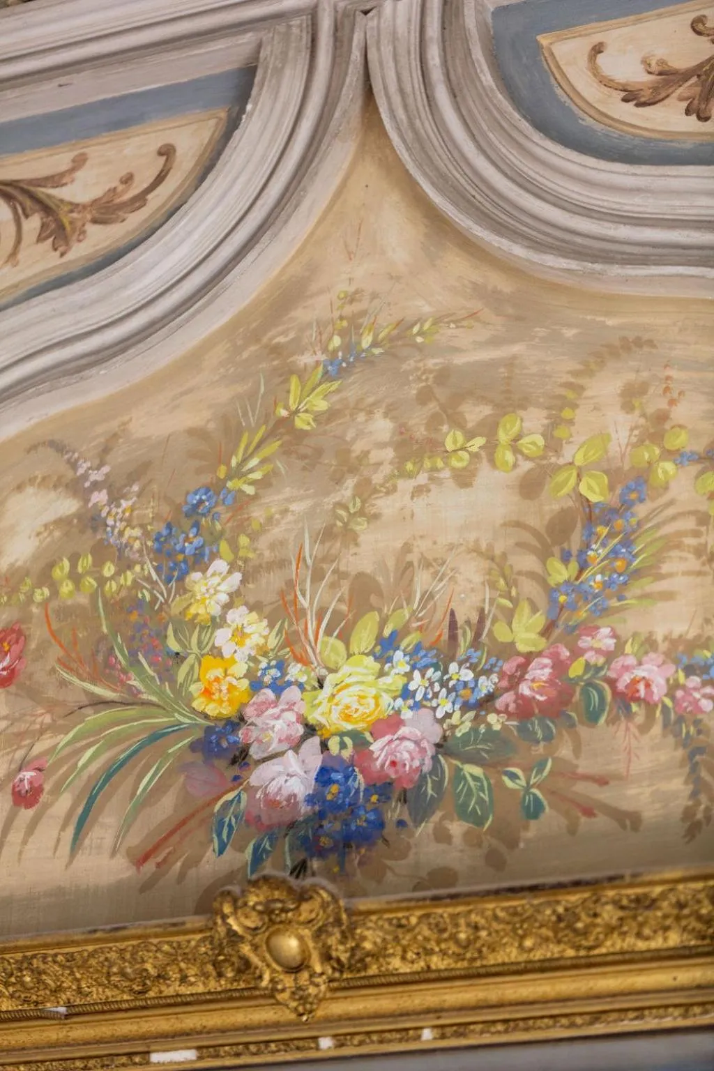 Decorative detail in Château de Collias - Maison de Vacances