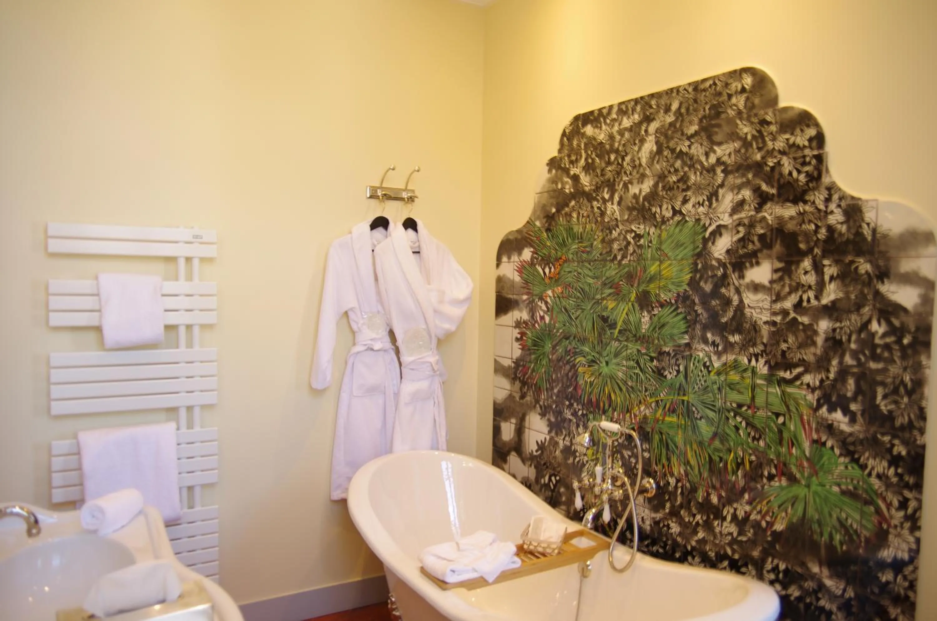 Bathroom in Château de Collias