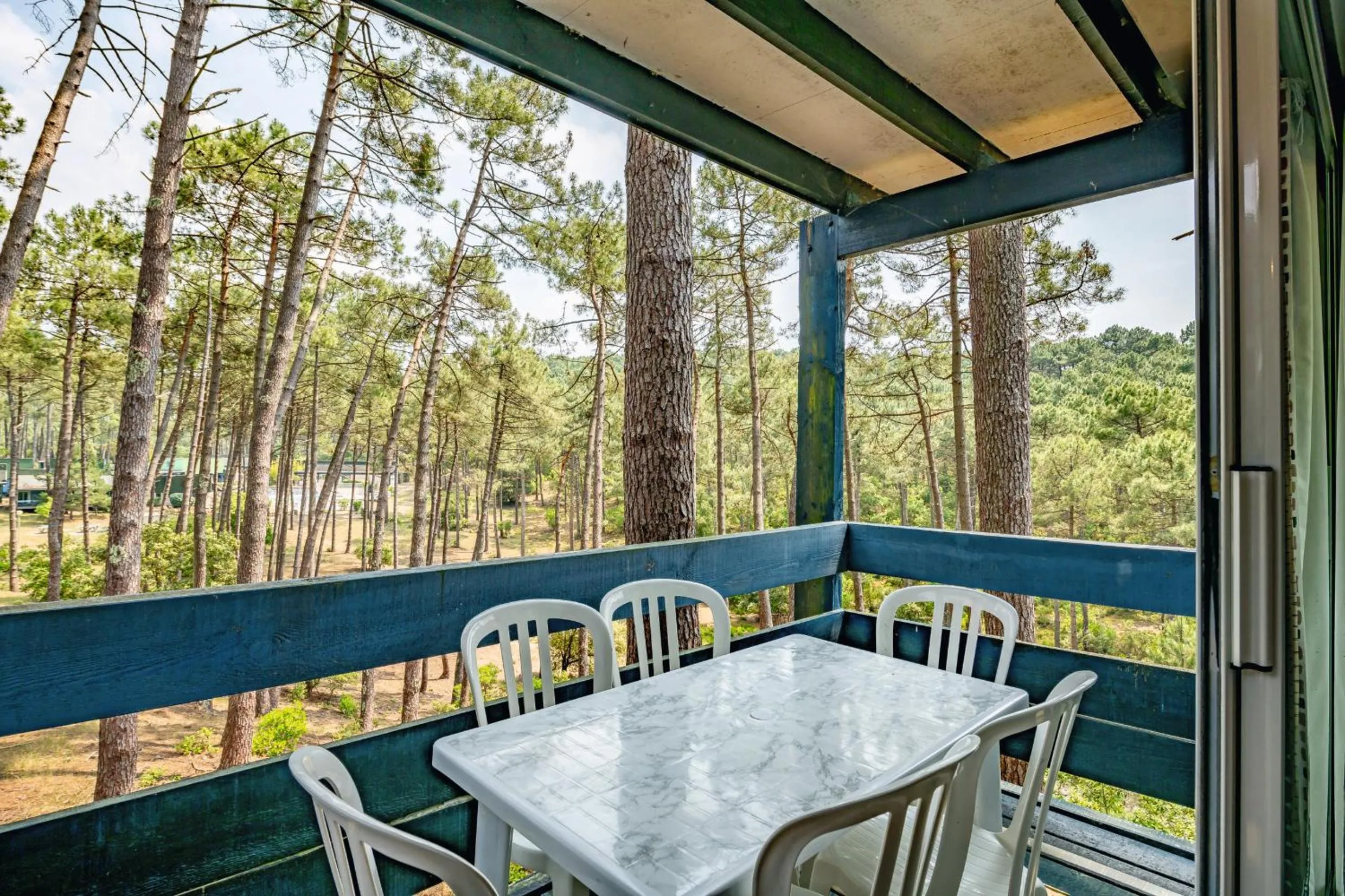 Garden view in Résidence les Cavales