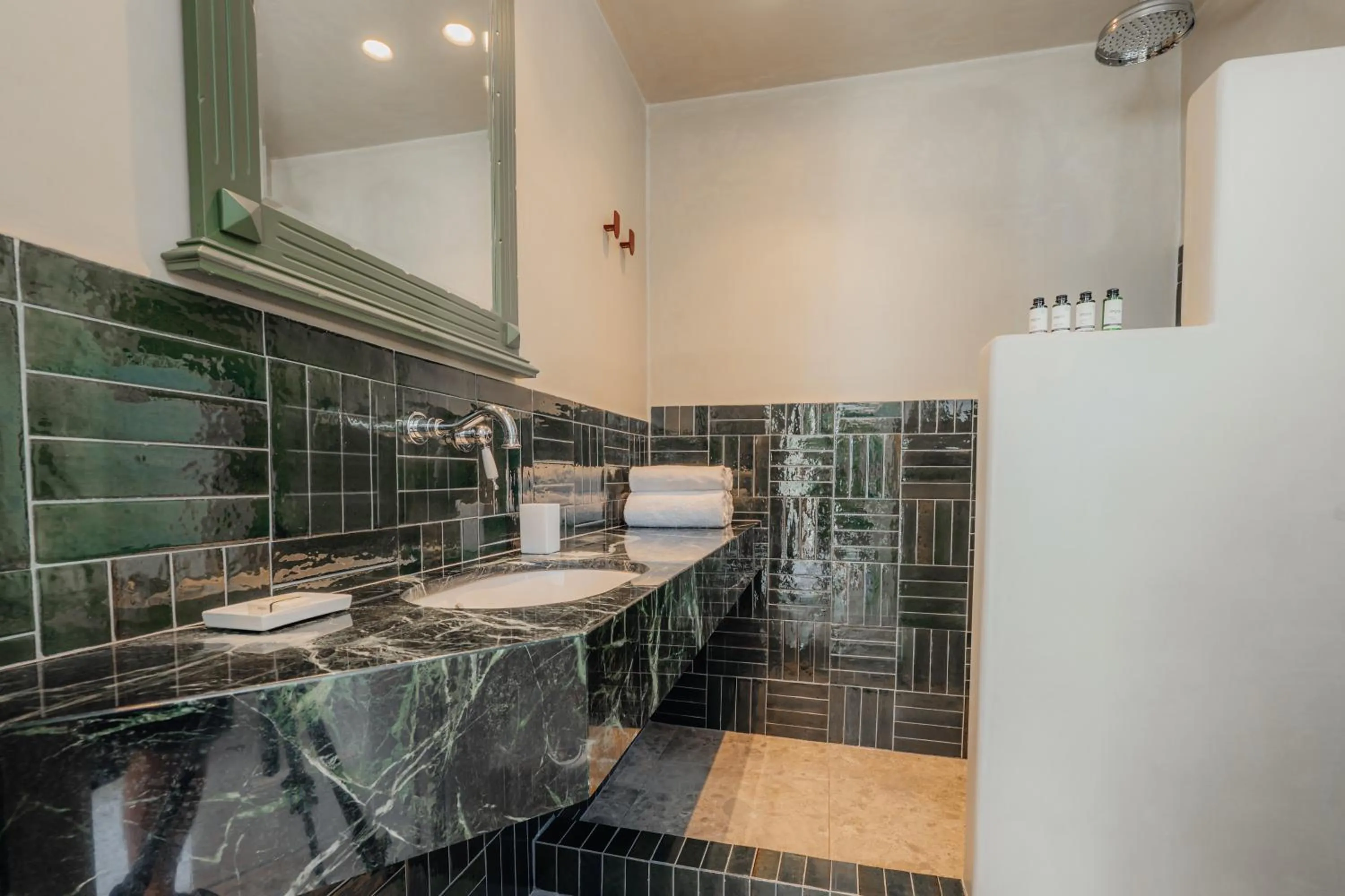 Shower in Pelican Bay Hotel