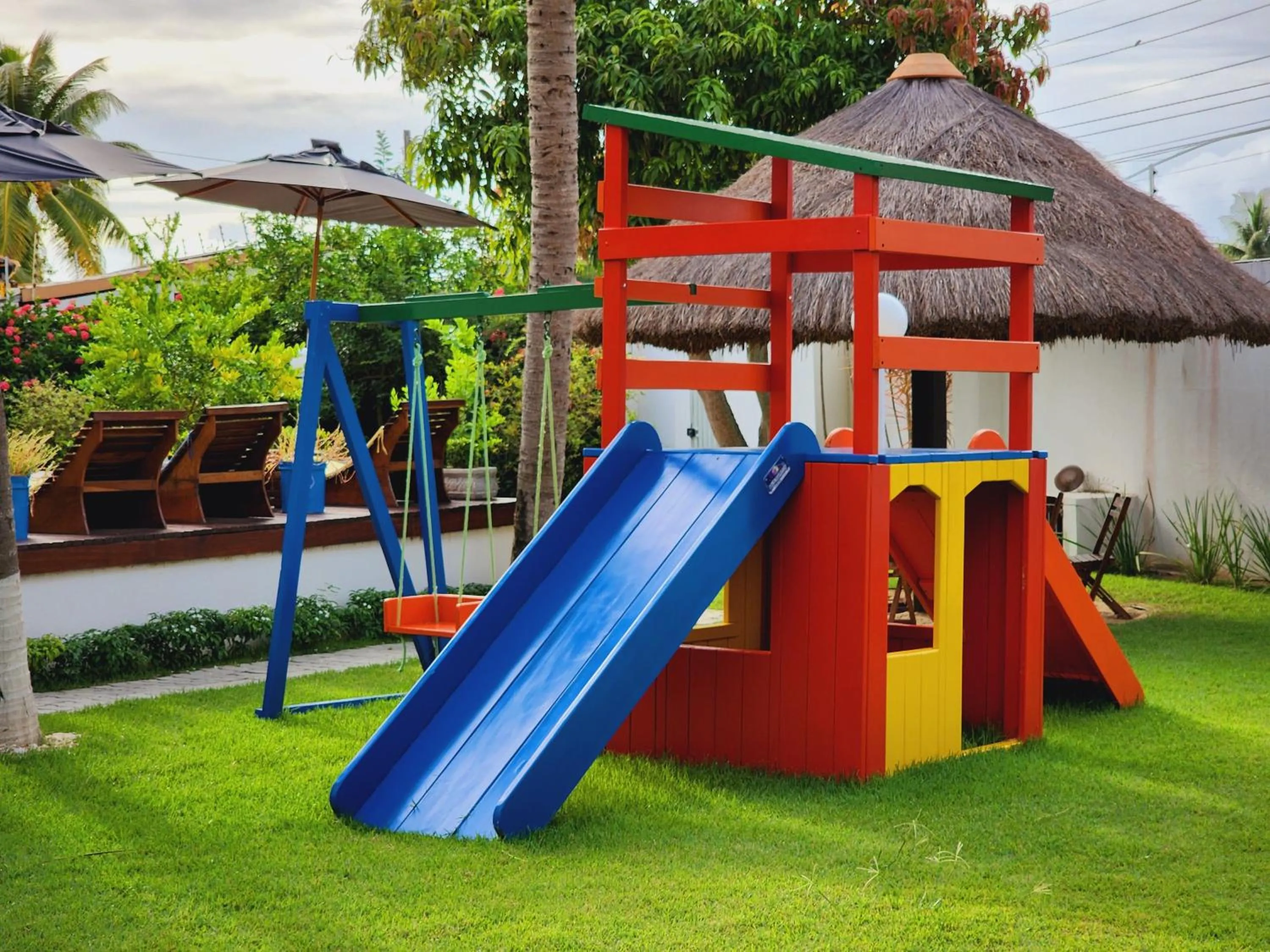Children play ground in Manaí Pousada & Beach Club