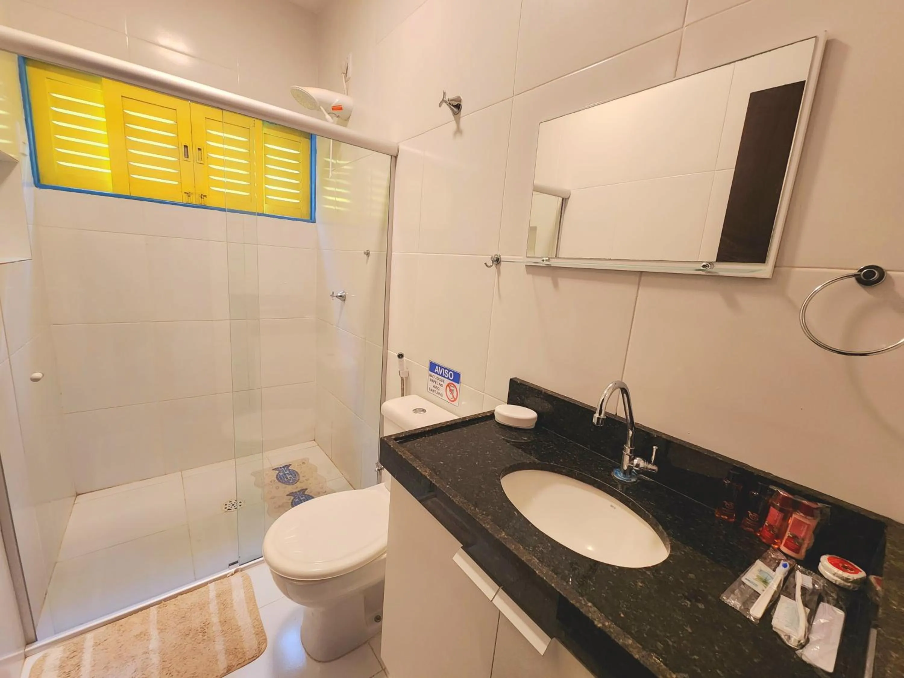 Shower in Manaí Pousada & Beach Club