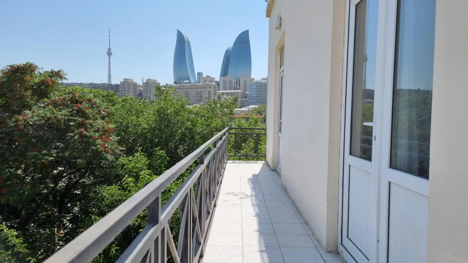 Restaurant/places to eat in Qiz Galasi Hotel Baku