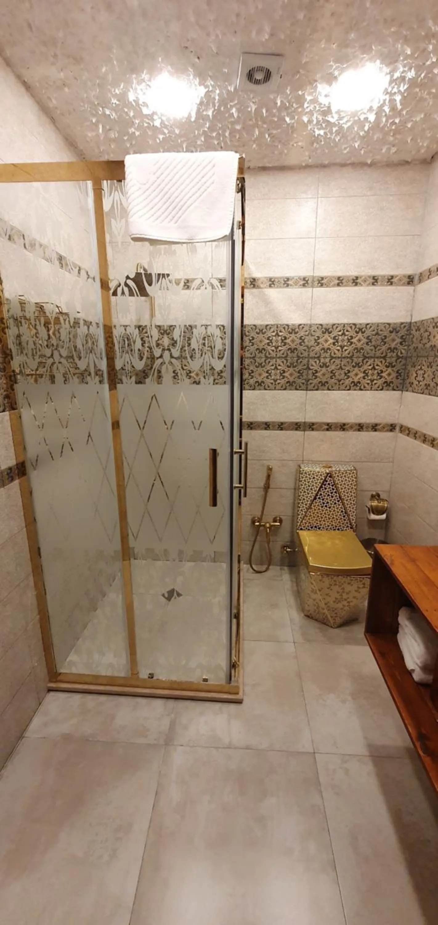 Shower in Qiz Galasi Hotel Baku