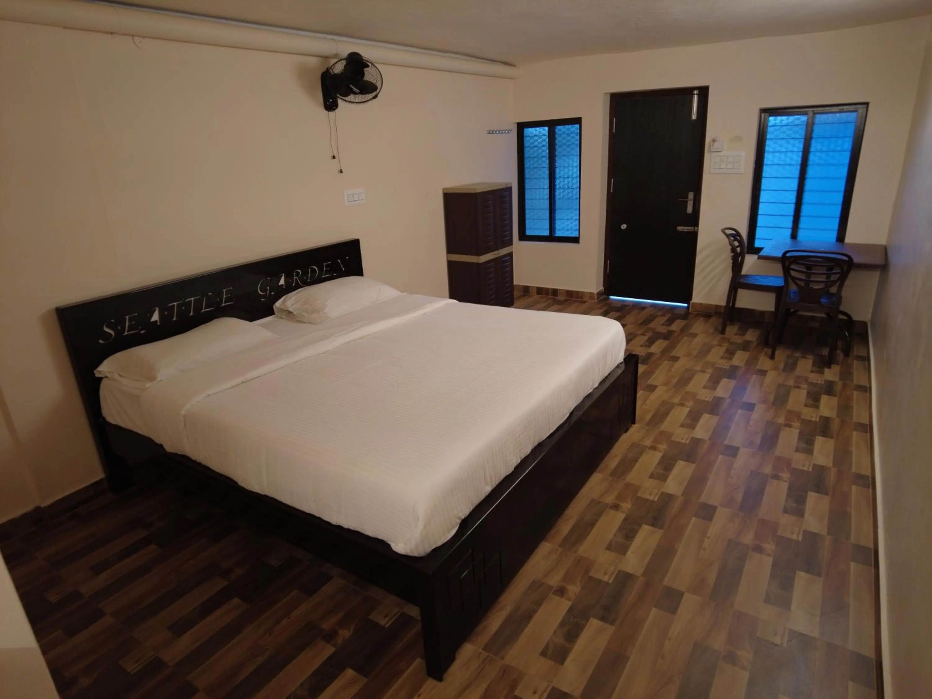 Bed in Seattle Garden Resort - KolliHills