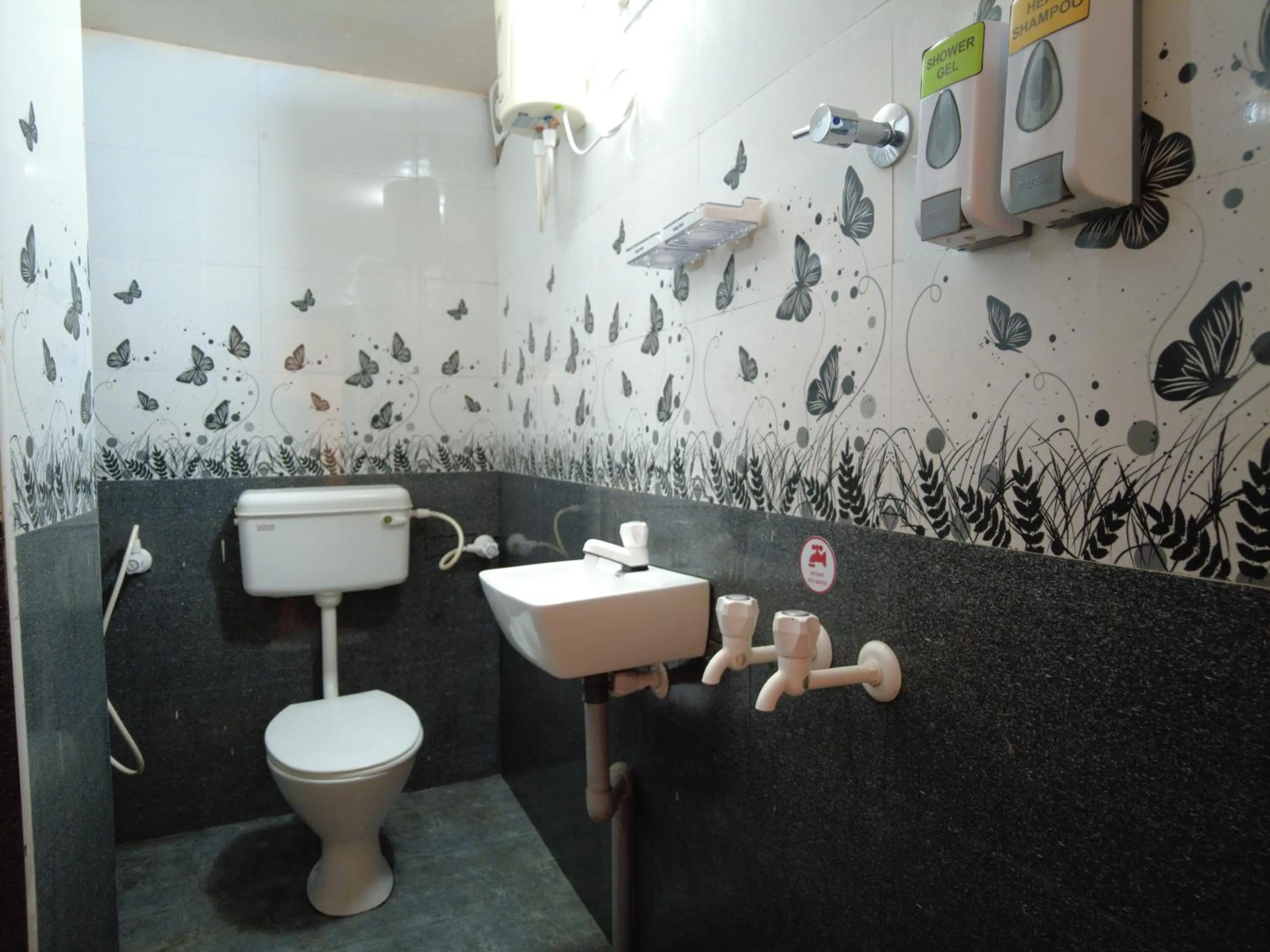 Bathroom in Seattle Garden Resort - KolliHills
