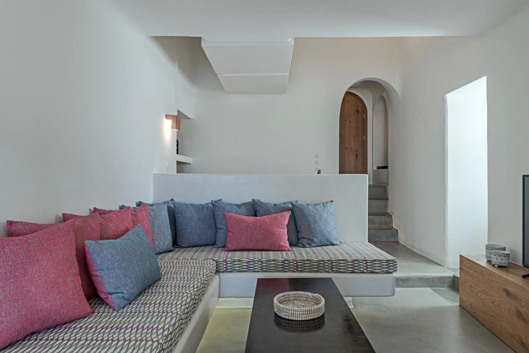 TV and multimedia in Thera Villas